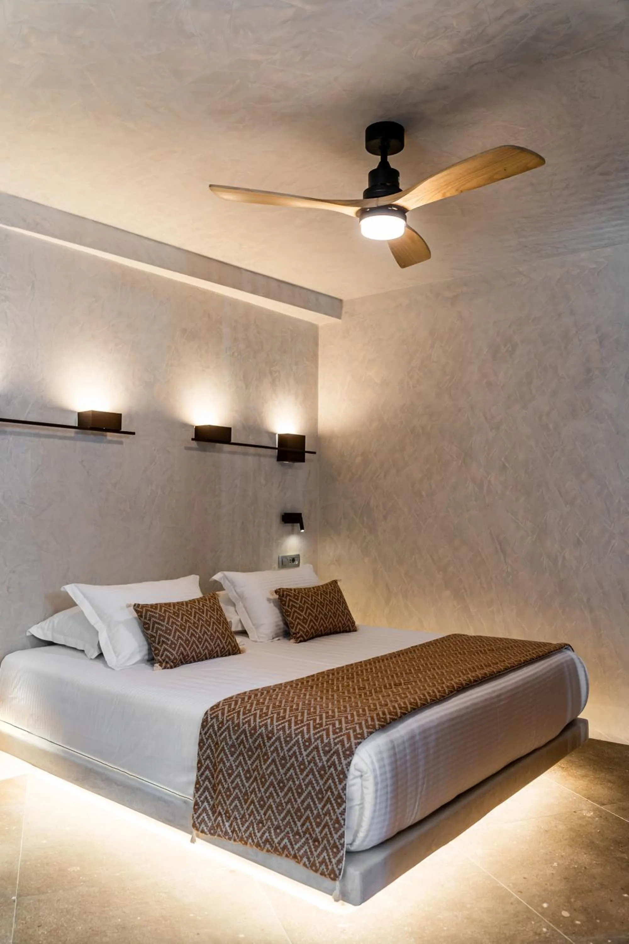 Bed in Victoria Caves