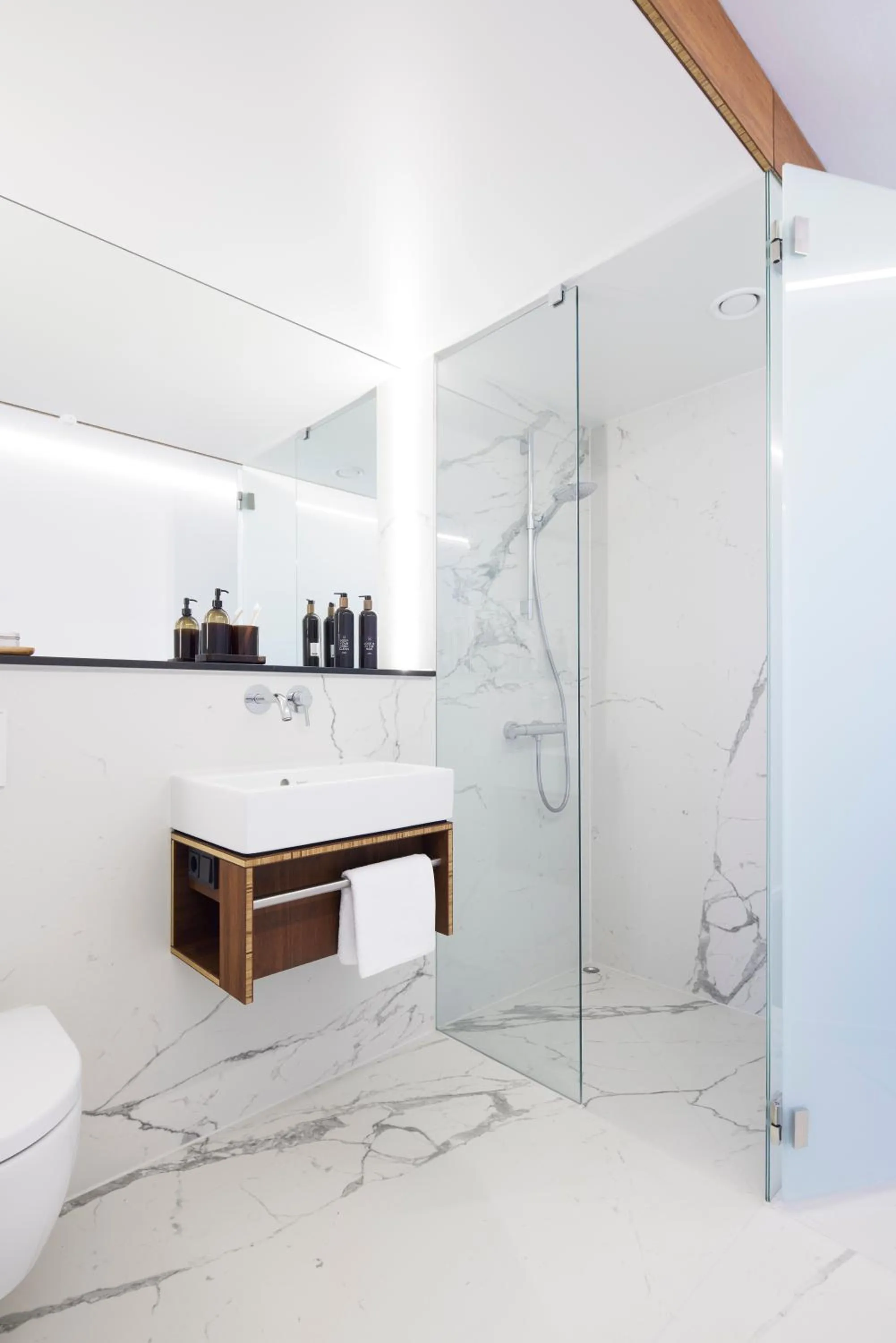 Bathroom in TIN INN Erkelenz