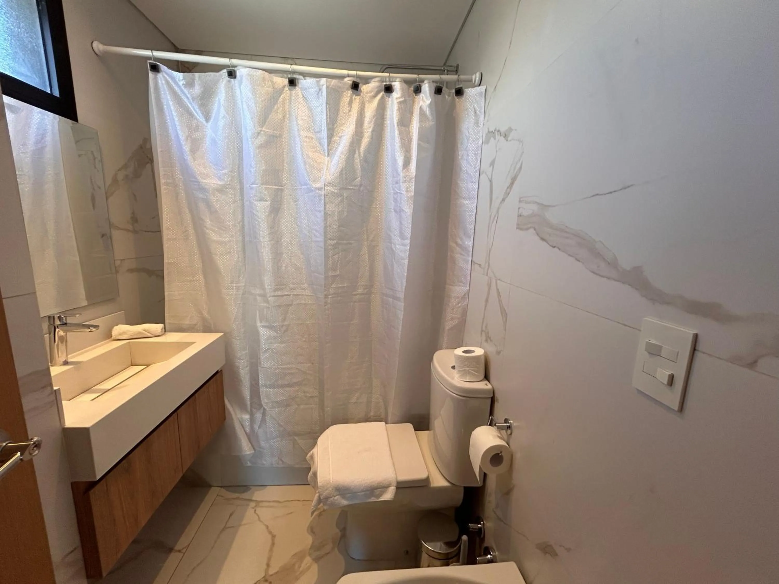 Shower in Live Soho Boutique Apartments Palermo Hollywood