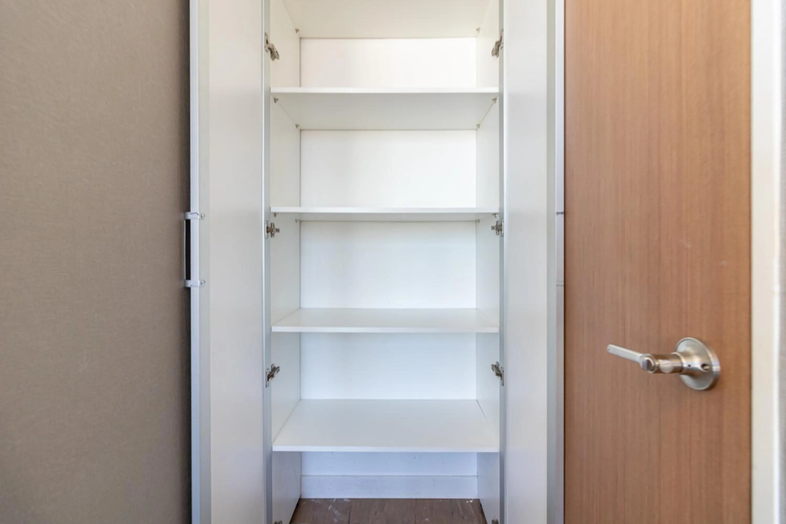 wardrobe in Live Soho Boutique Apartments Palermo Hollywood