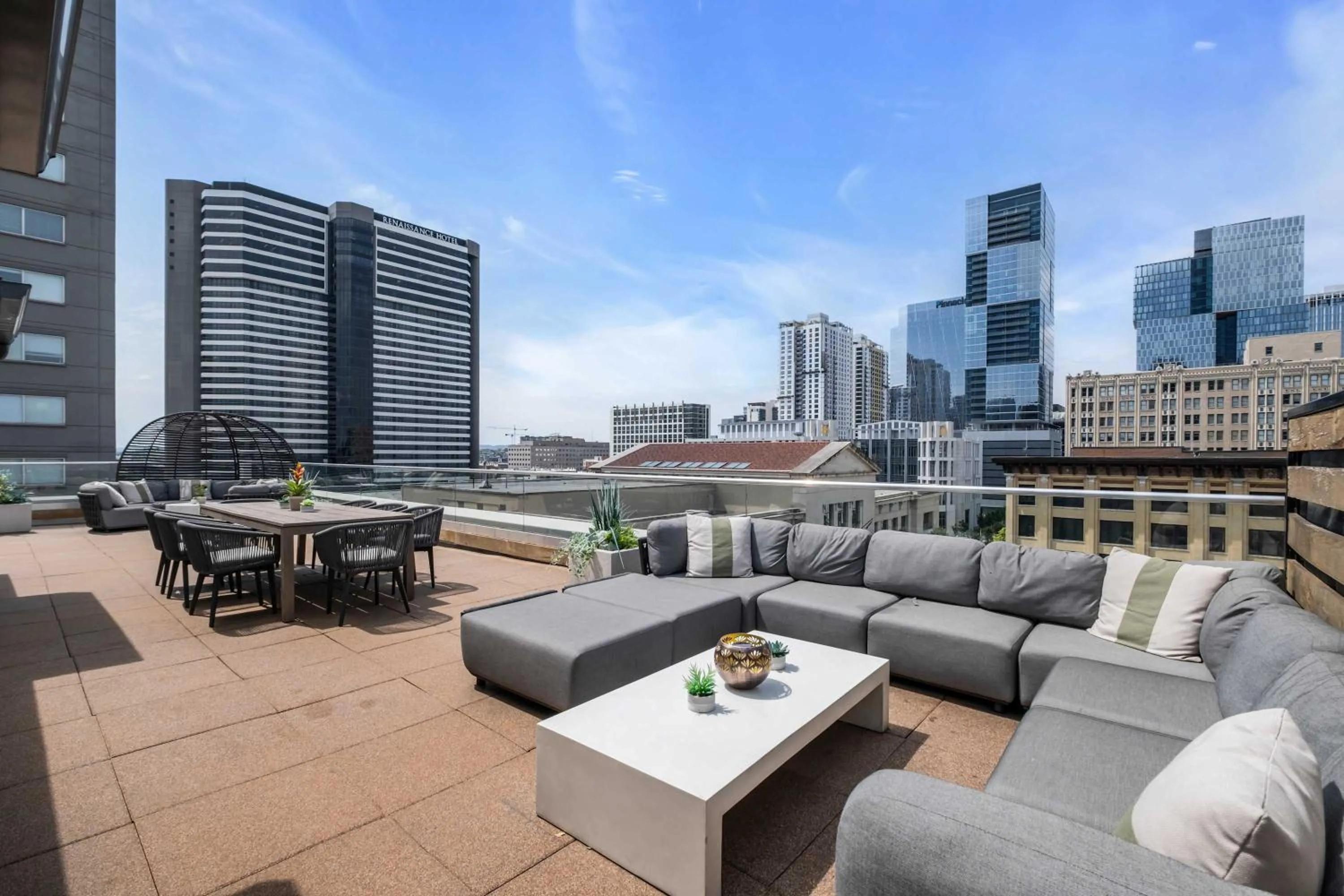 Skyline Suite with Penthouse & Rooftop Deck 6BR by Maddox Hotel