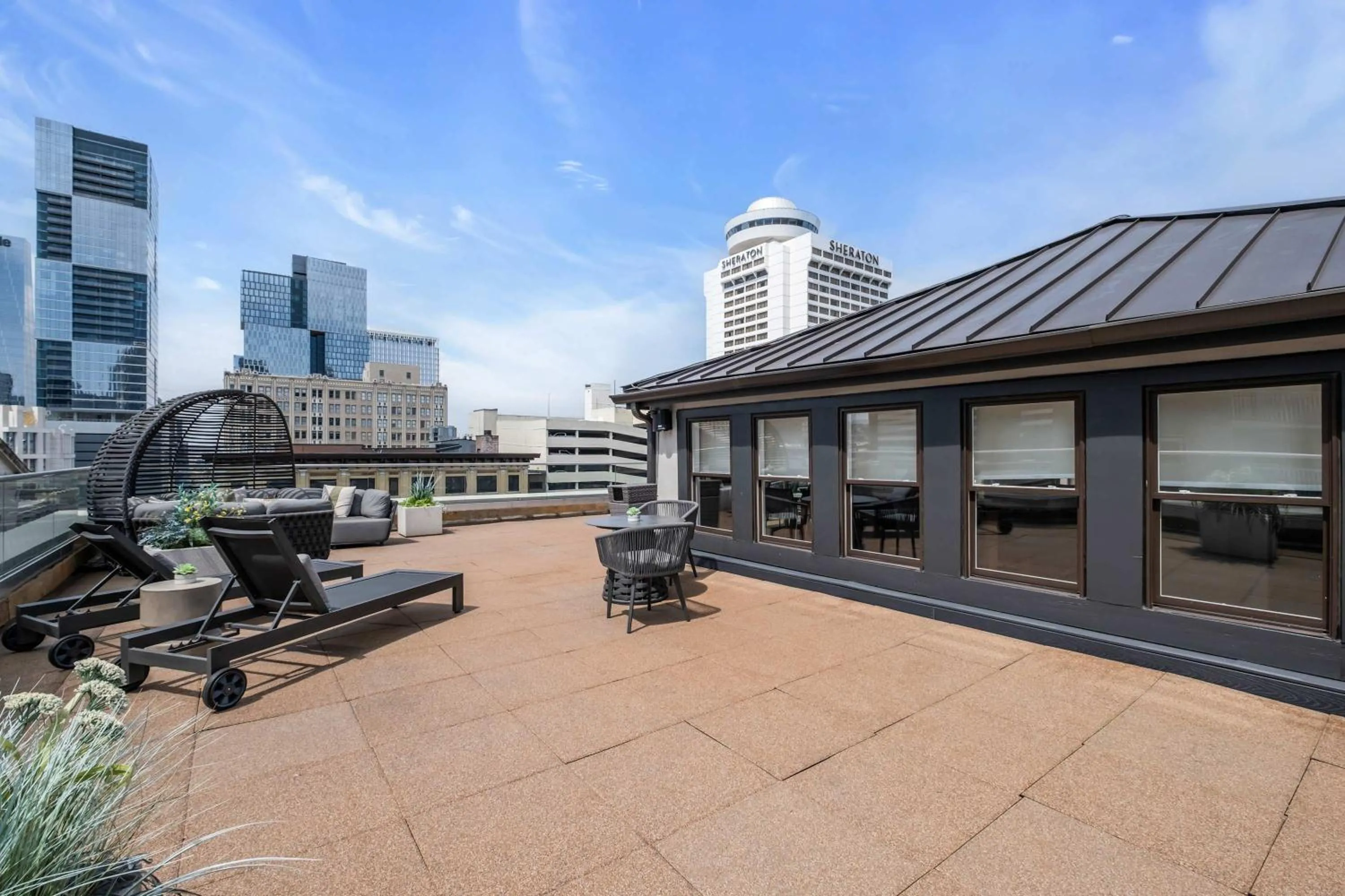 Skyline Suite with Penthouse & Rooftop Deck 6BR by Maddox Hotel