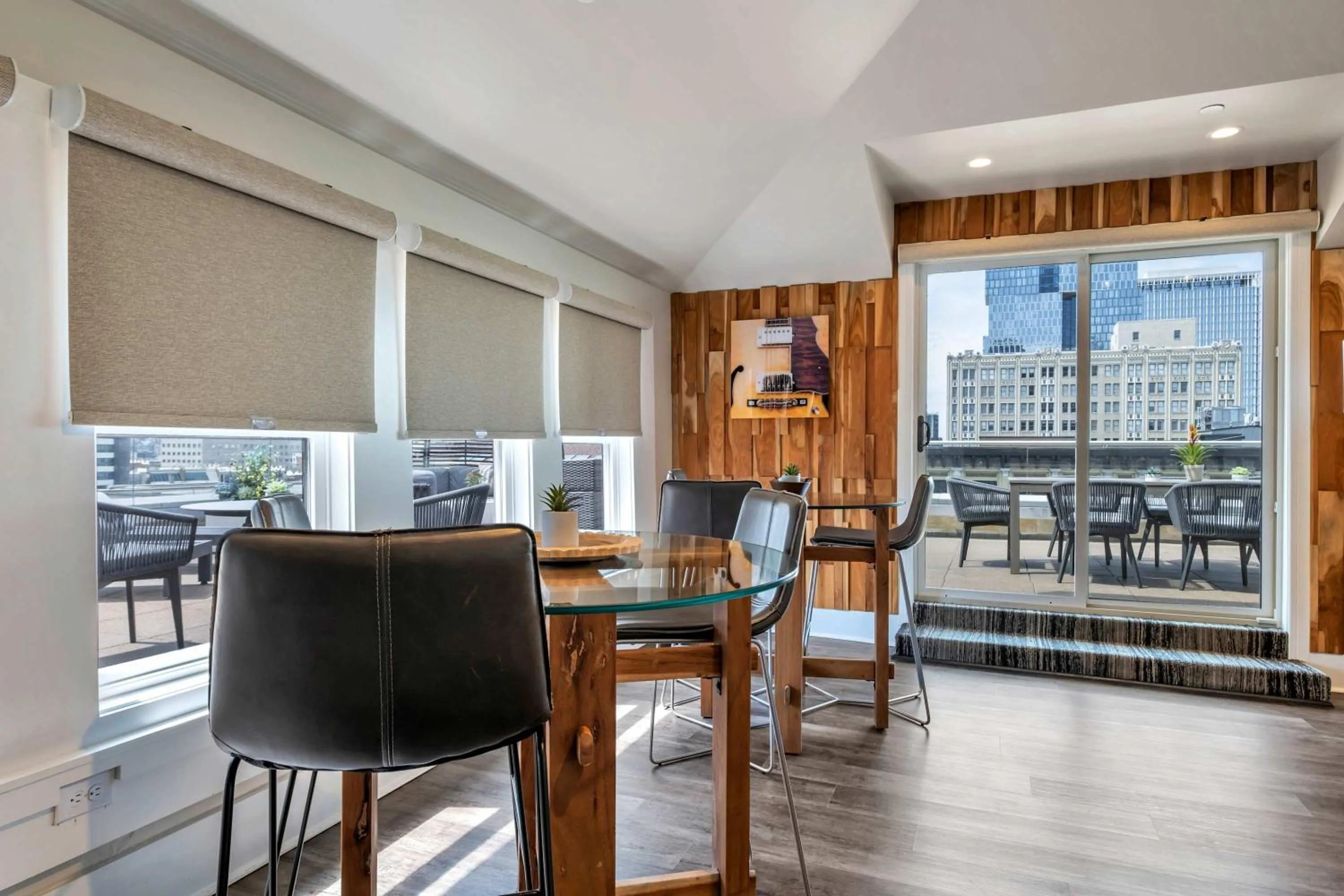 Skyline Suite with Penthouse & Rooftop Deck 6BR by Maddox Hotel