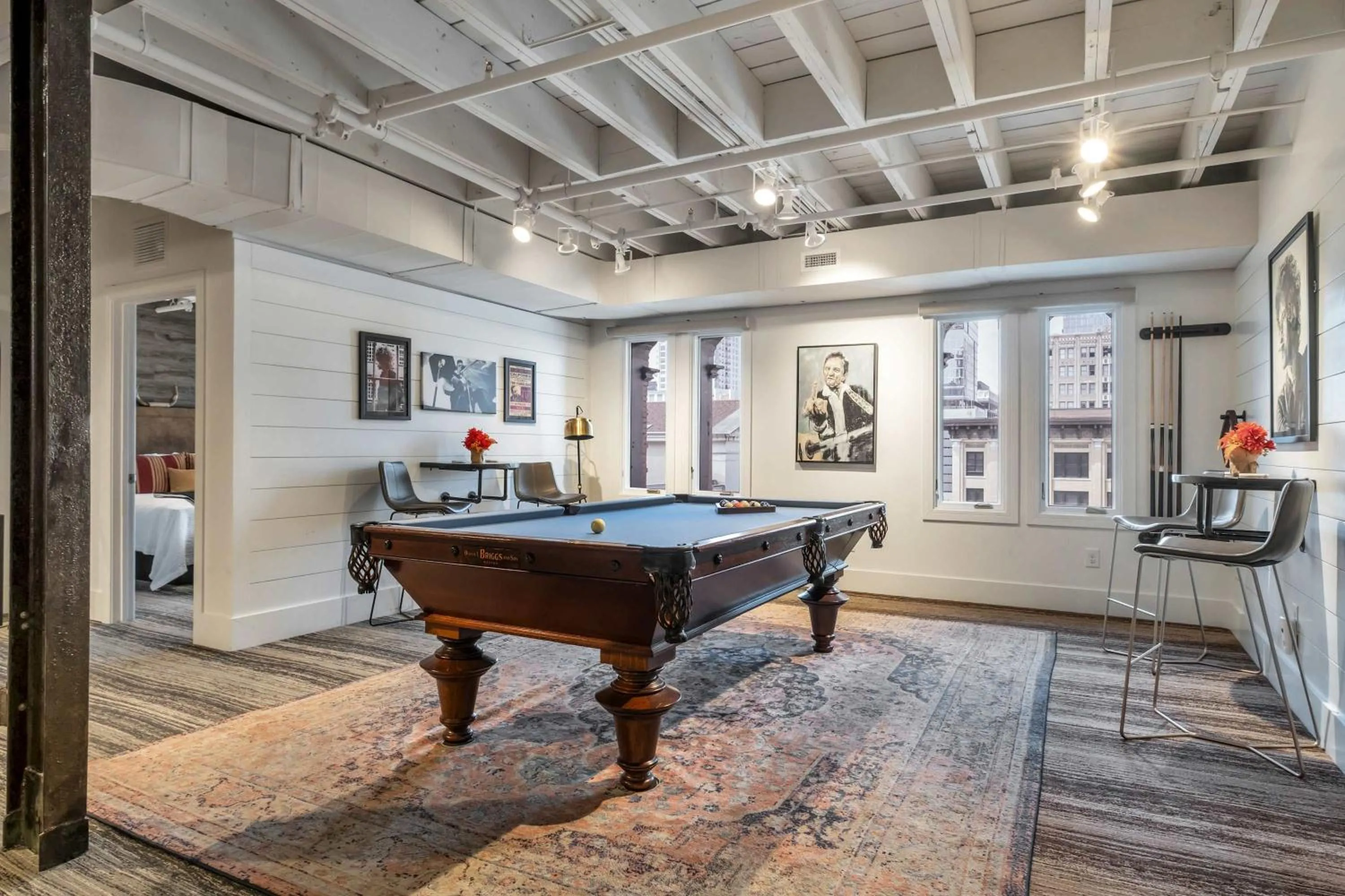 Skyline Suite with Penthouse & Rooftop Deck 6BR by Maddox Hotel