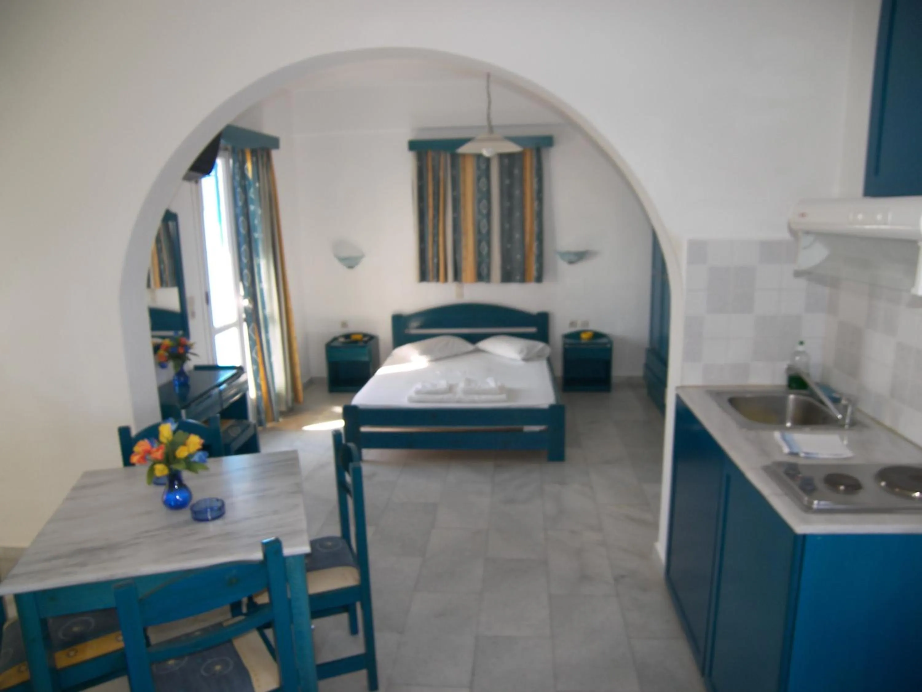 Kitchen or kitchenette, Bed in Colosseo Star