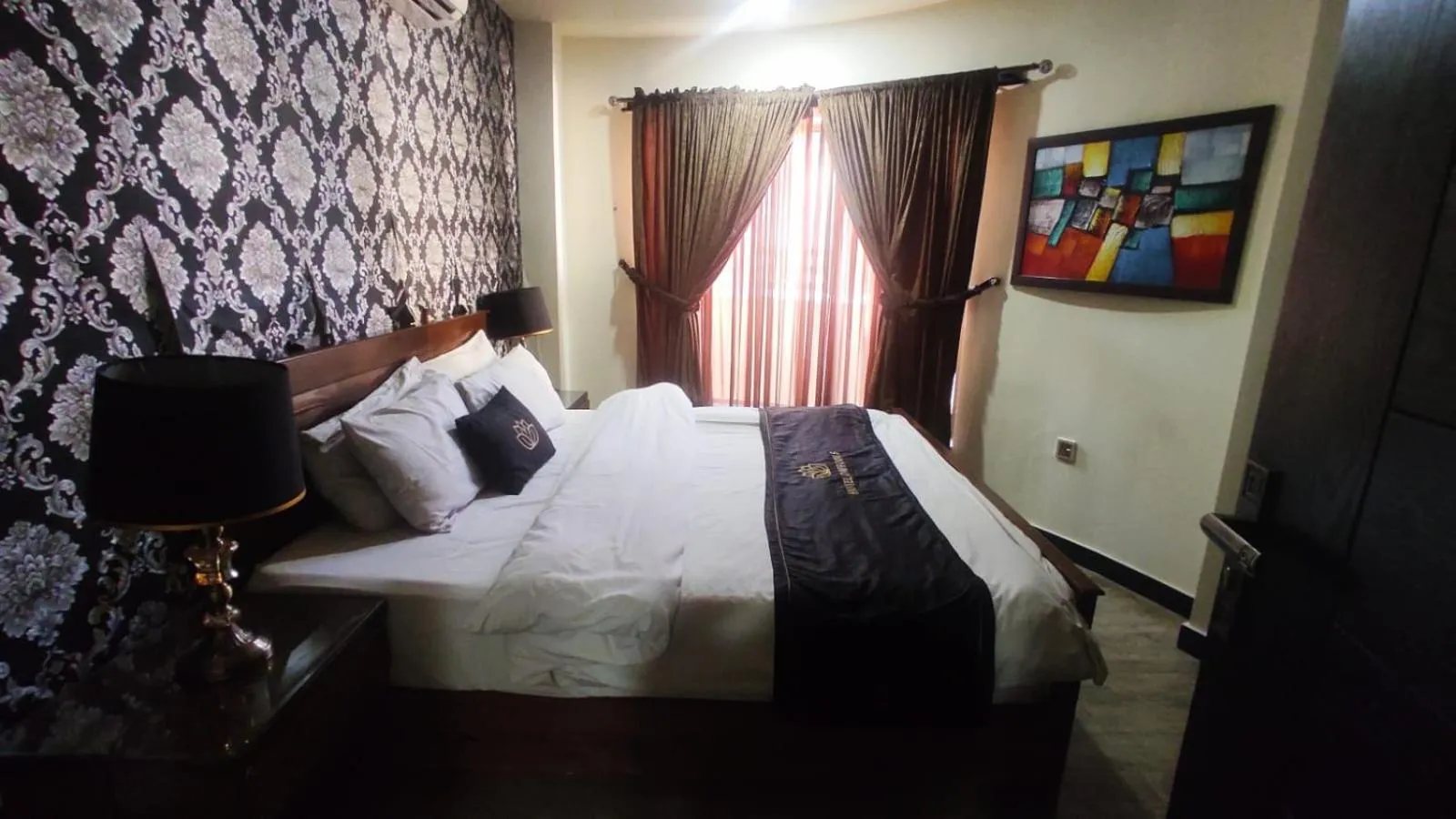 Bed in Hotel Daffodils