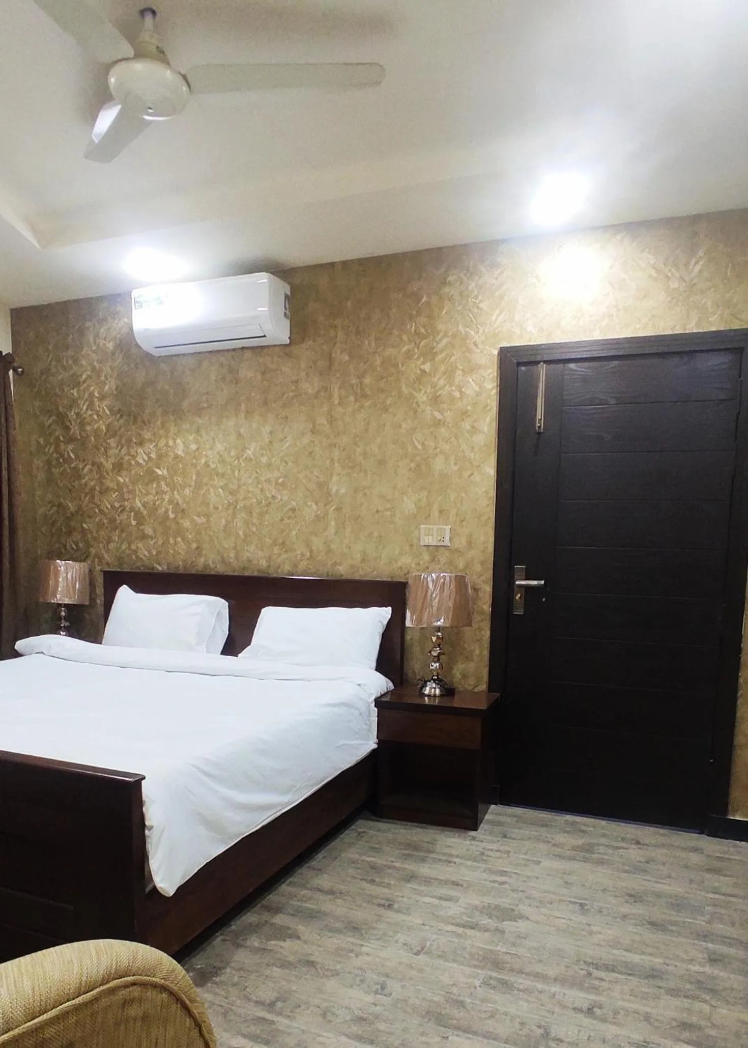 Bed in Hotel Daffodils