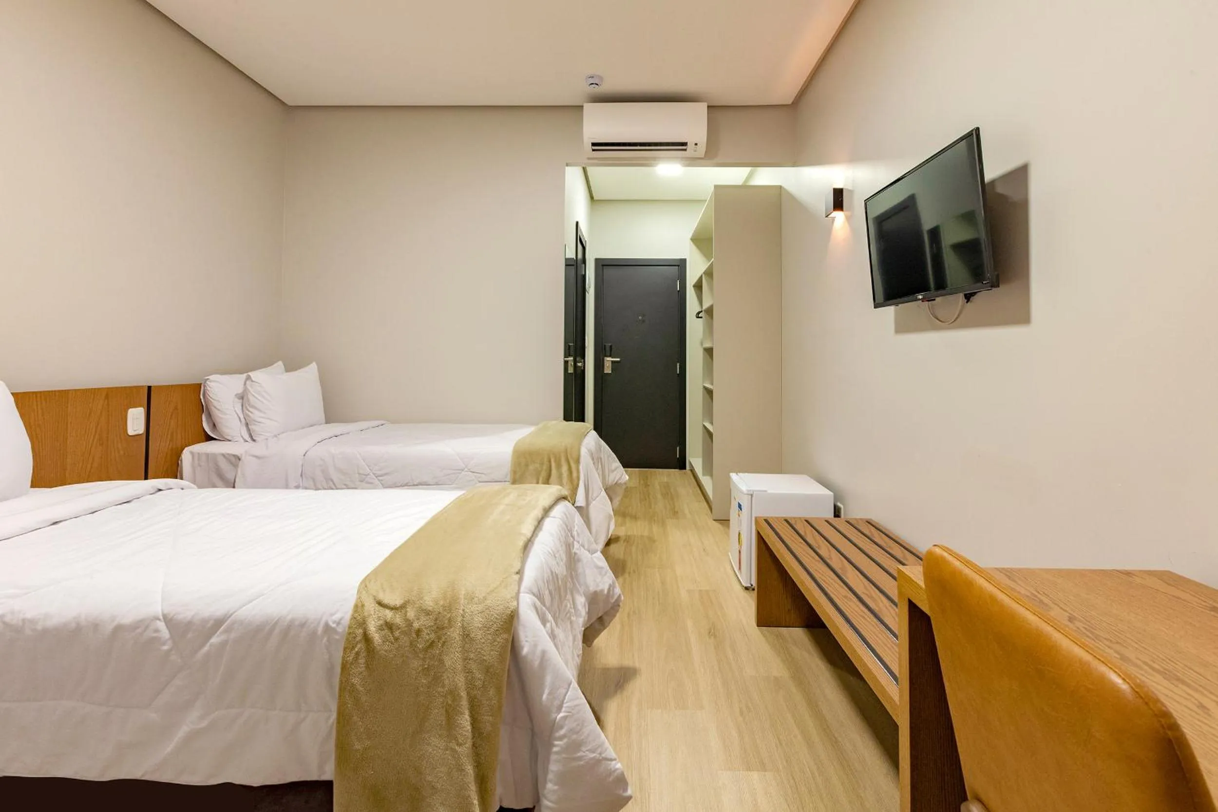 Bedroom, Bed in Tri Hotel Antônio Prado