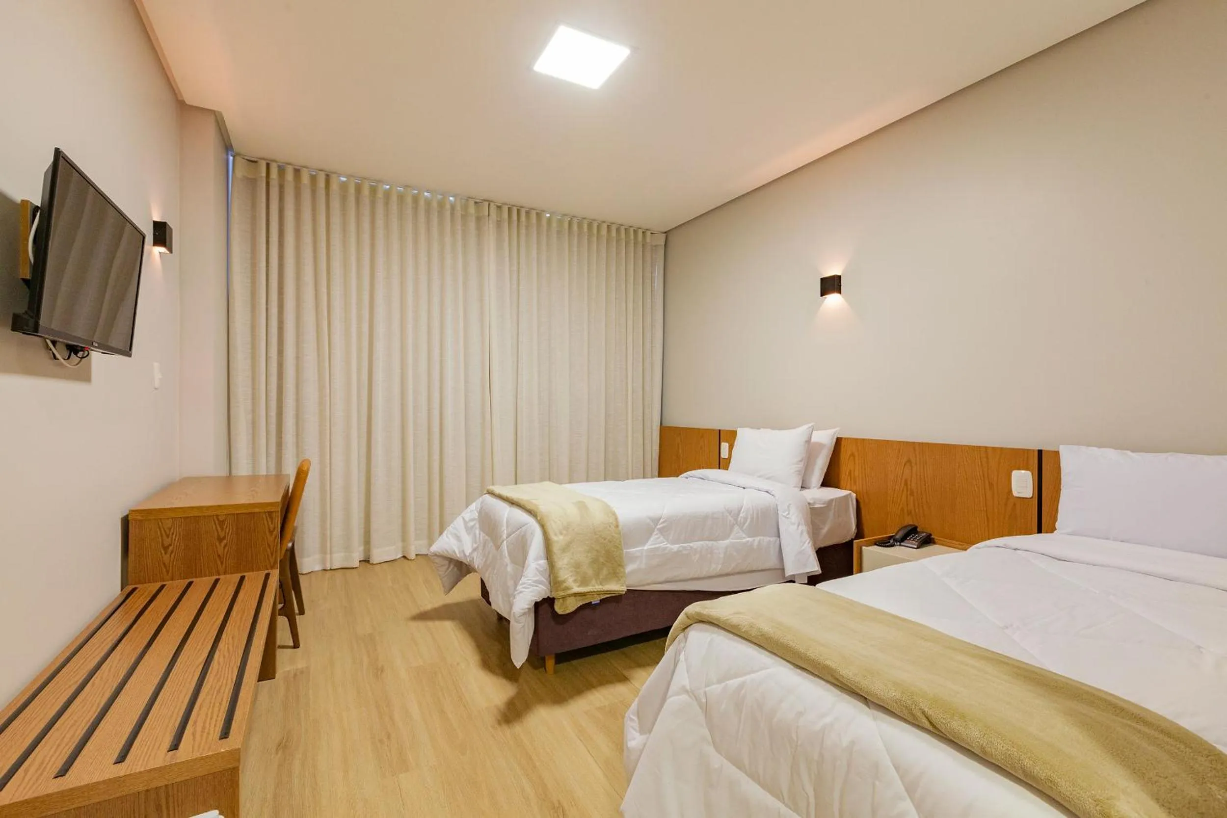 Bedroom, Bed in Tri Hotel Antônio Prado