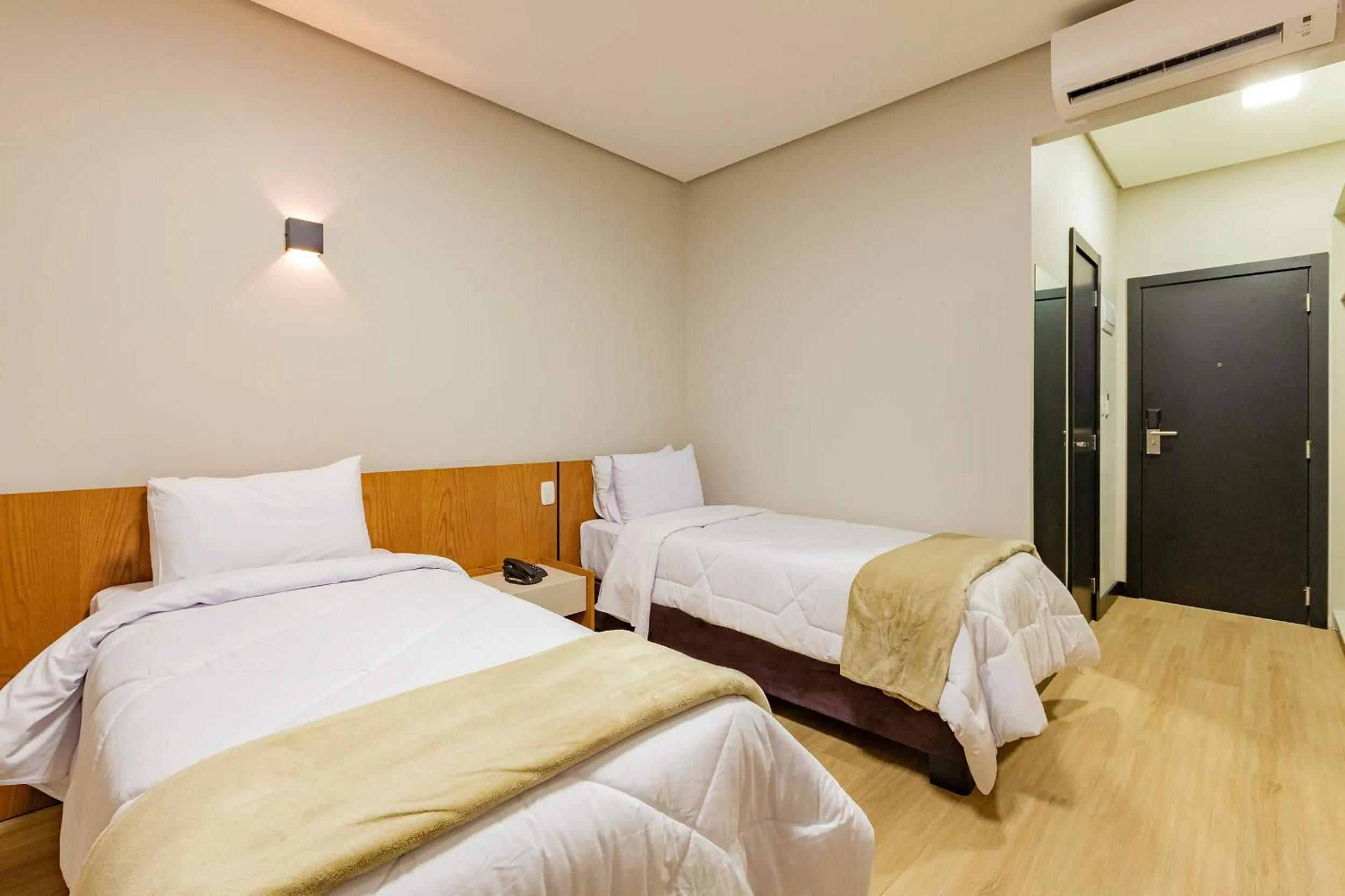 Bedroom, Bed in Tri Hotel Antônio Prado