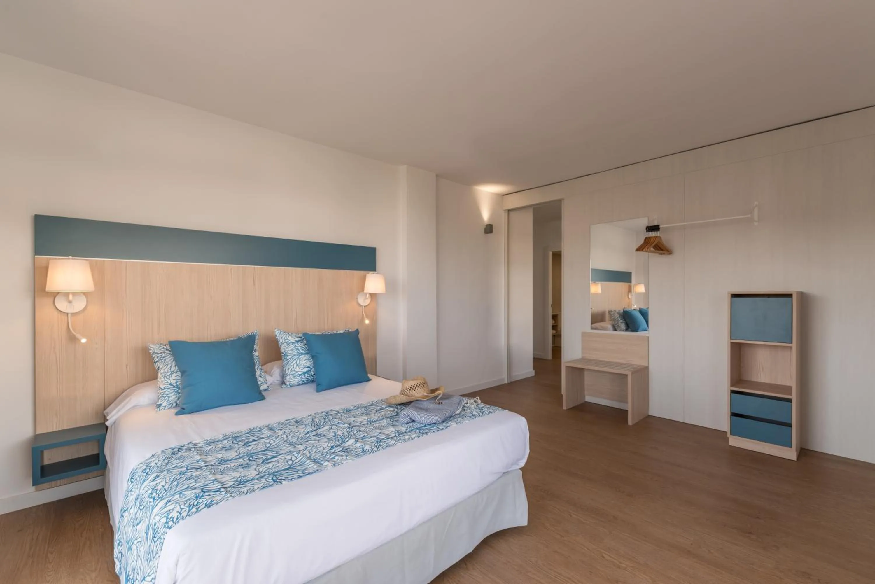 Bed in Hotel Salou Beach Family Rentalmar