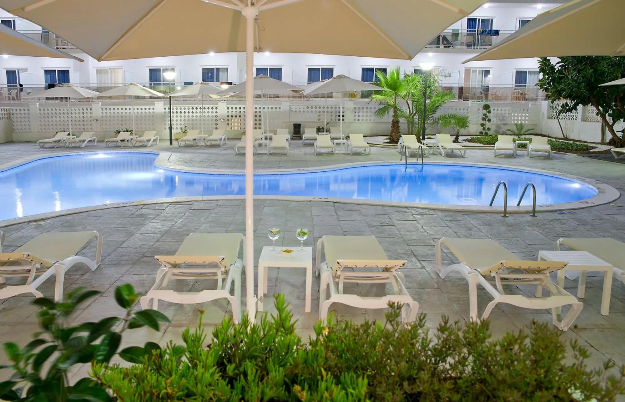 Swimming pool in Hotel Salou Beach Family Rentalmar