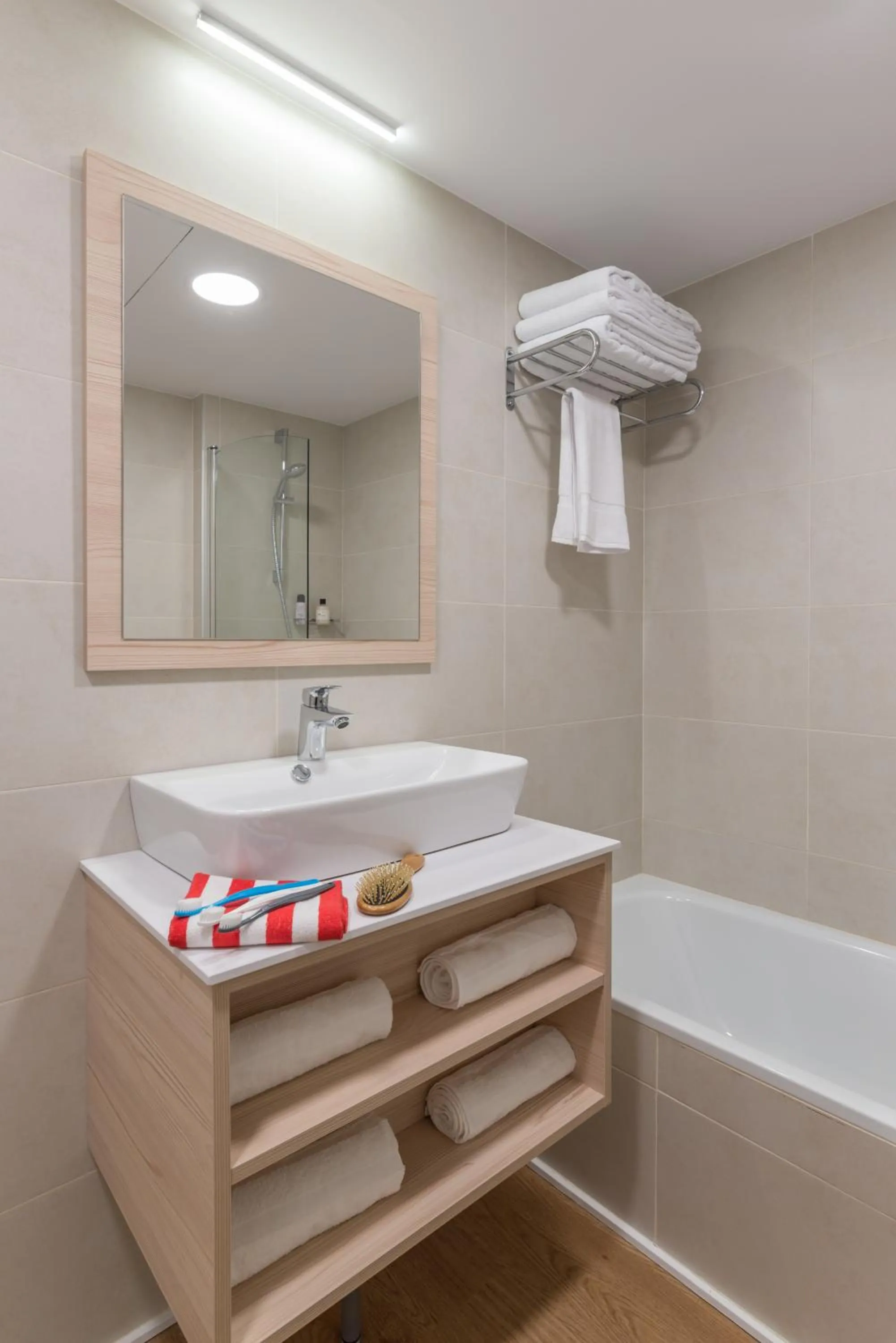 Bathroom in Hotel Salou Beach Family Rentalmar