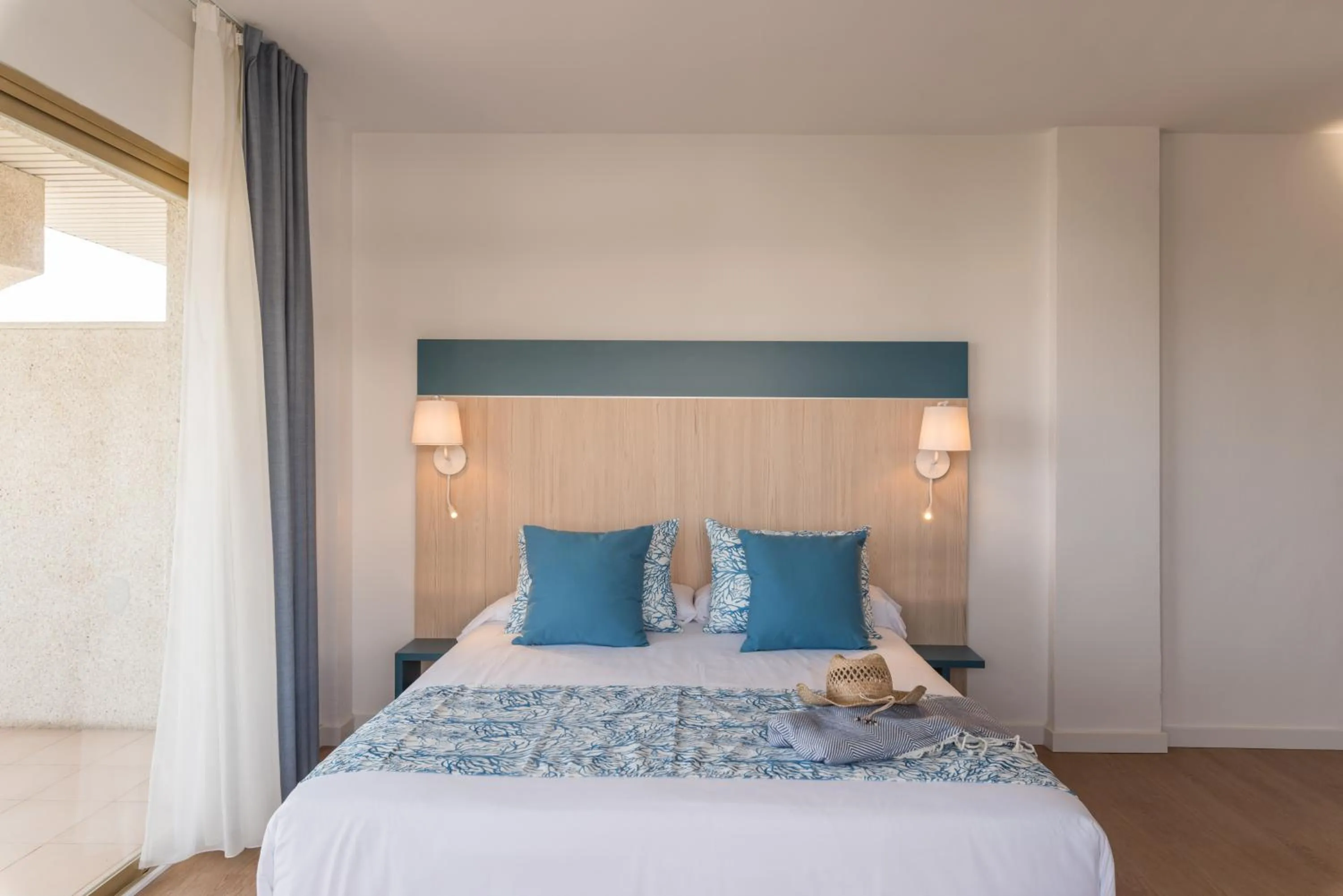 Bed in Hotel Salou Beach Family Rentalmar