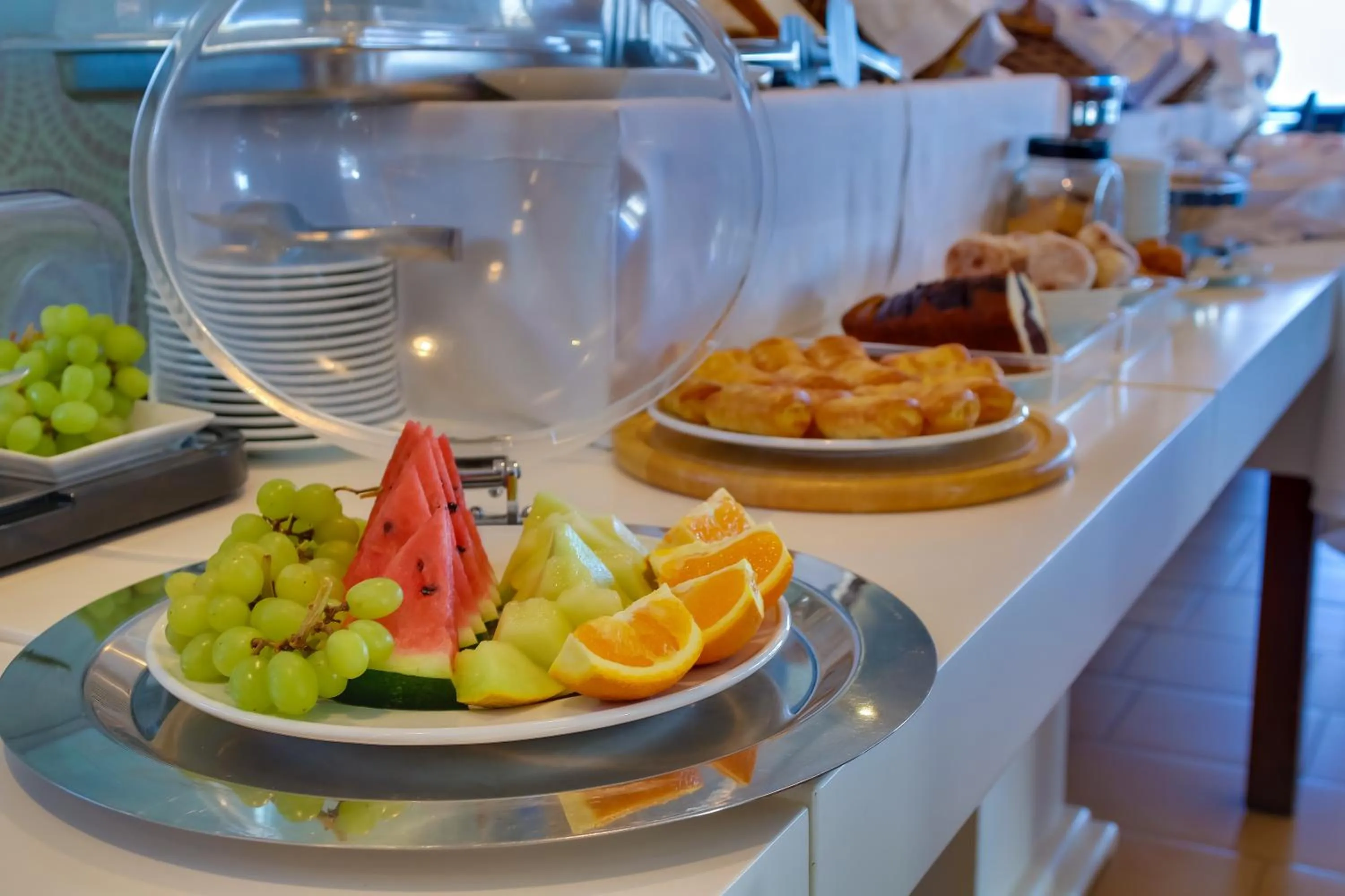 Food and drinks in Alexis Hotel