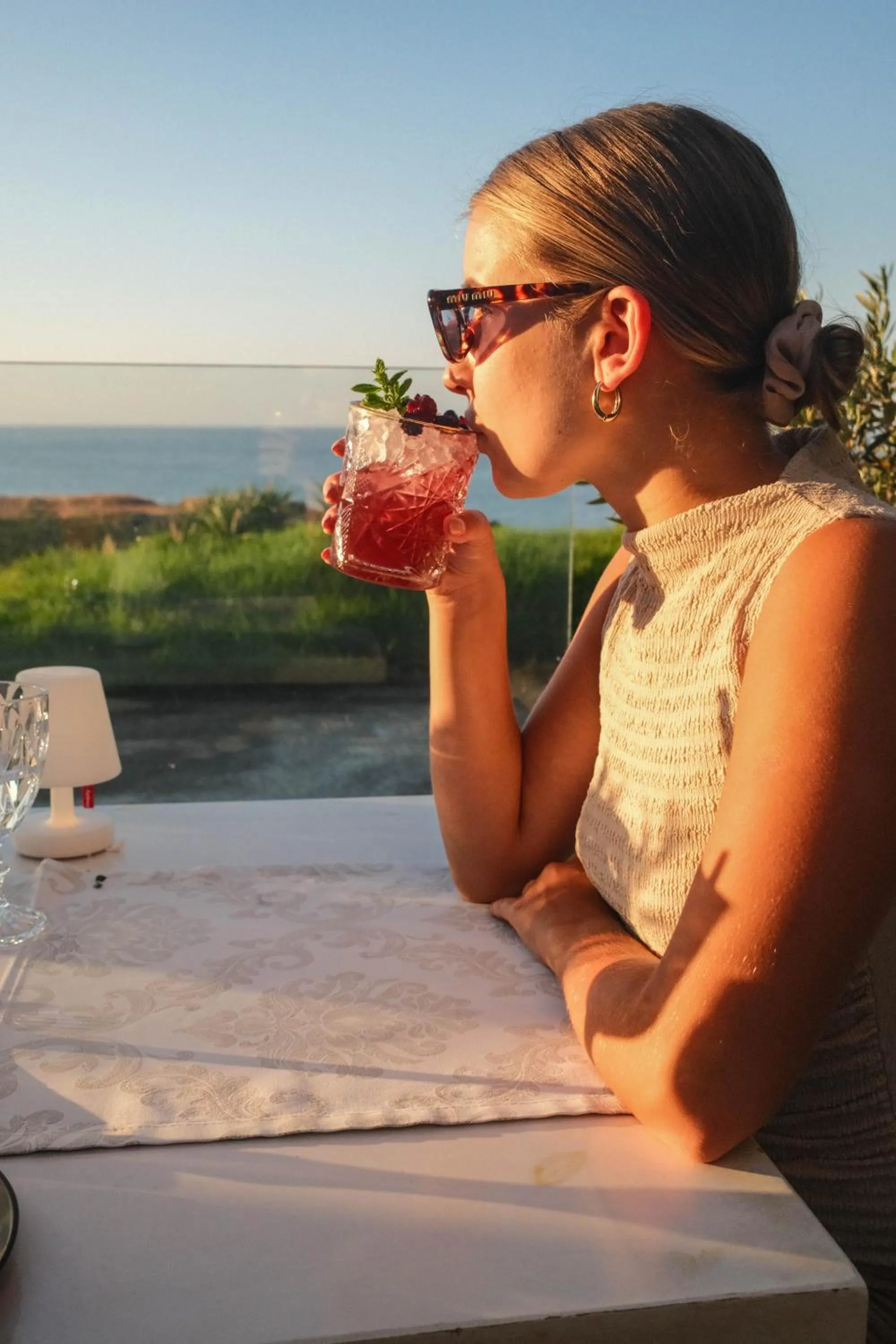 Restaurant/places to eat in Alexis Hotel