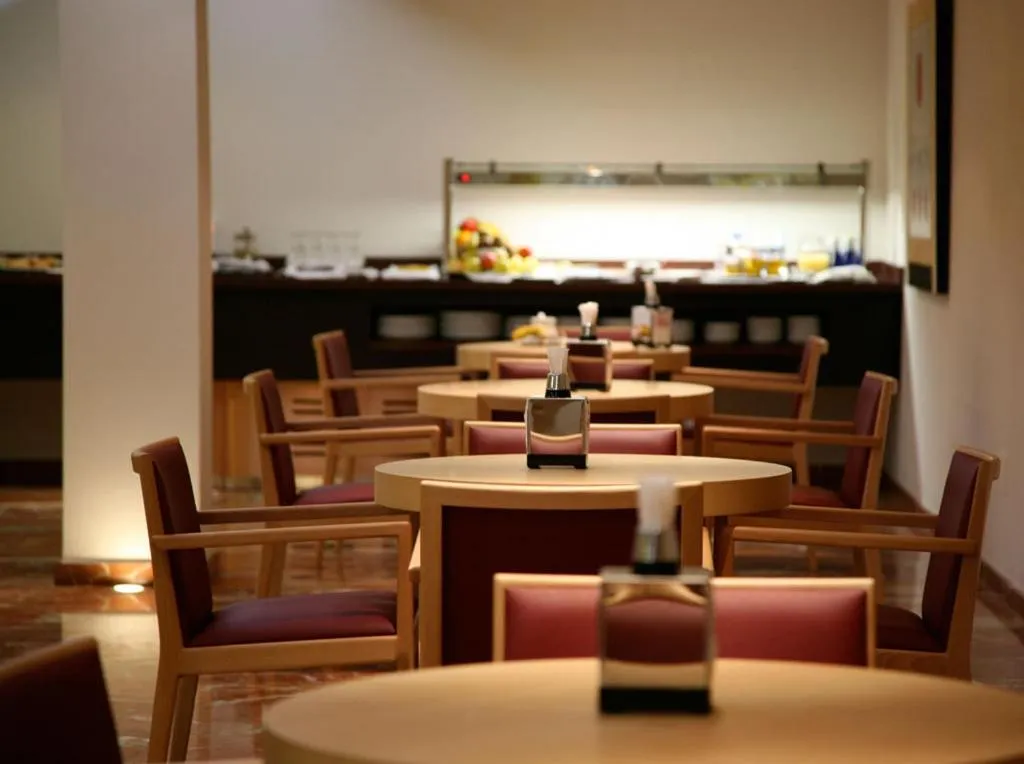 Restaurant/places to eat in TCH Hotel