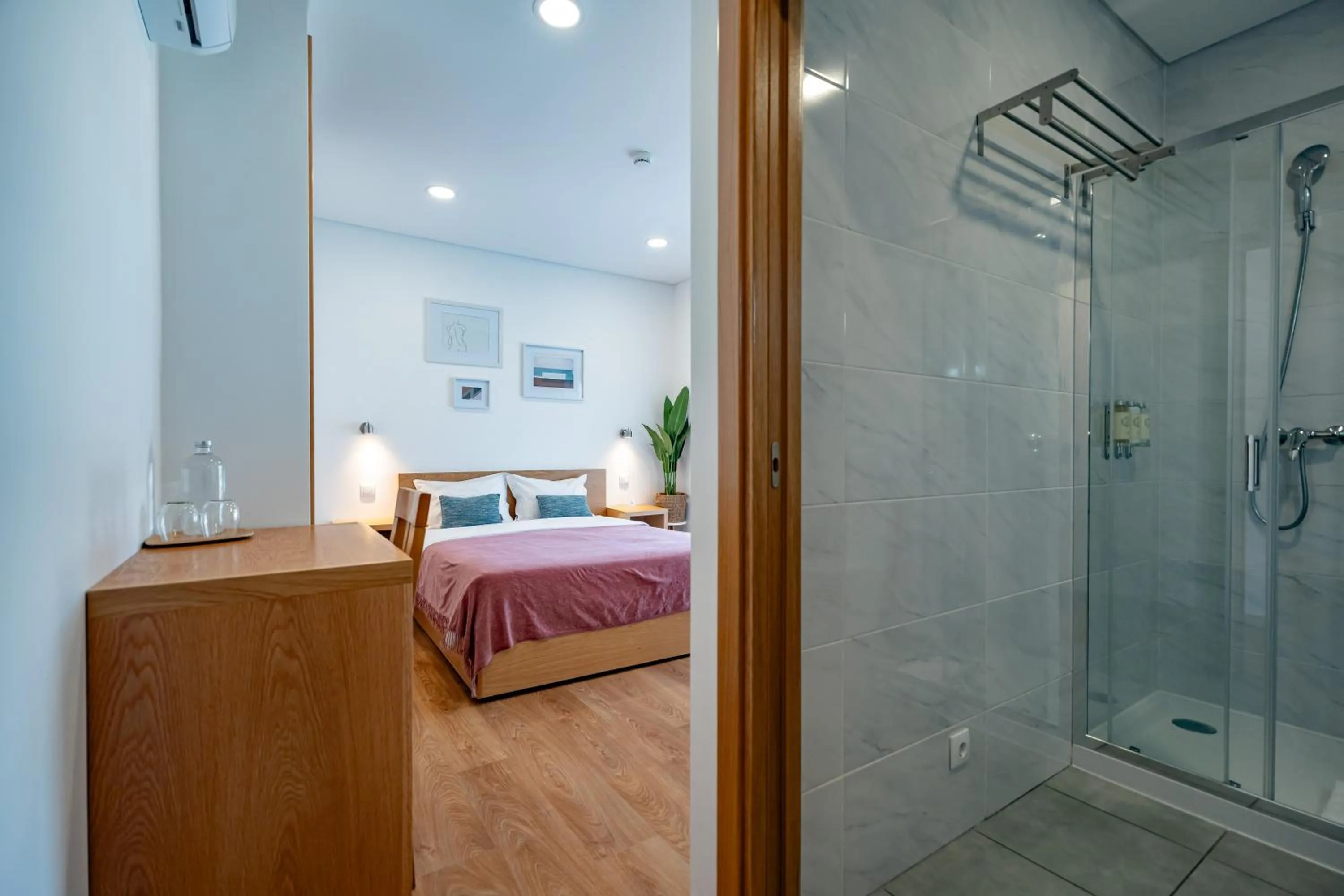 Photo of the whole room, Bed in Alojamento Jasmine