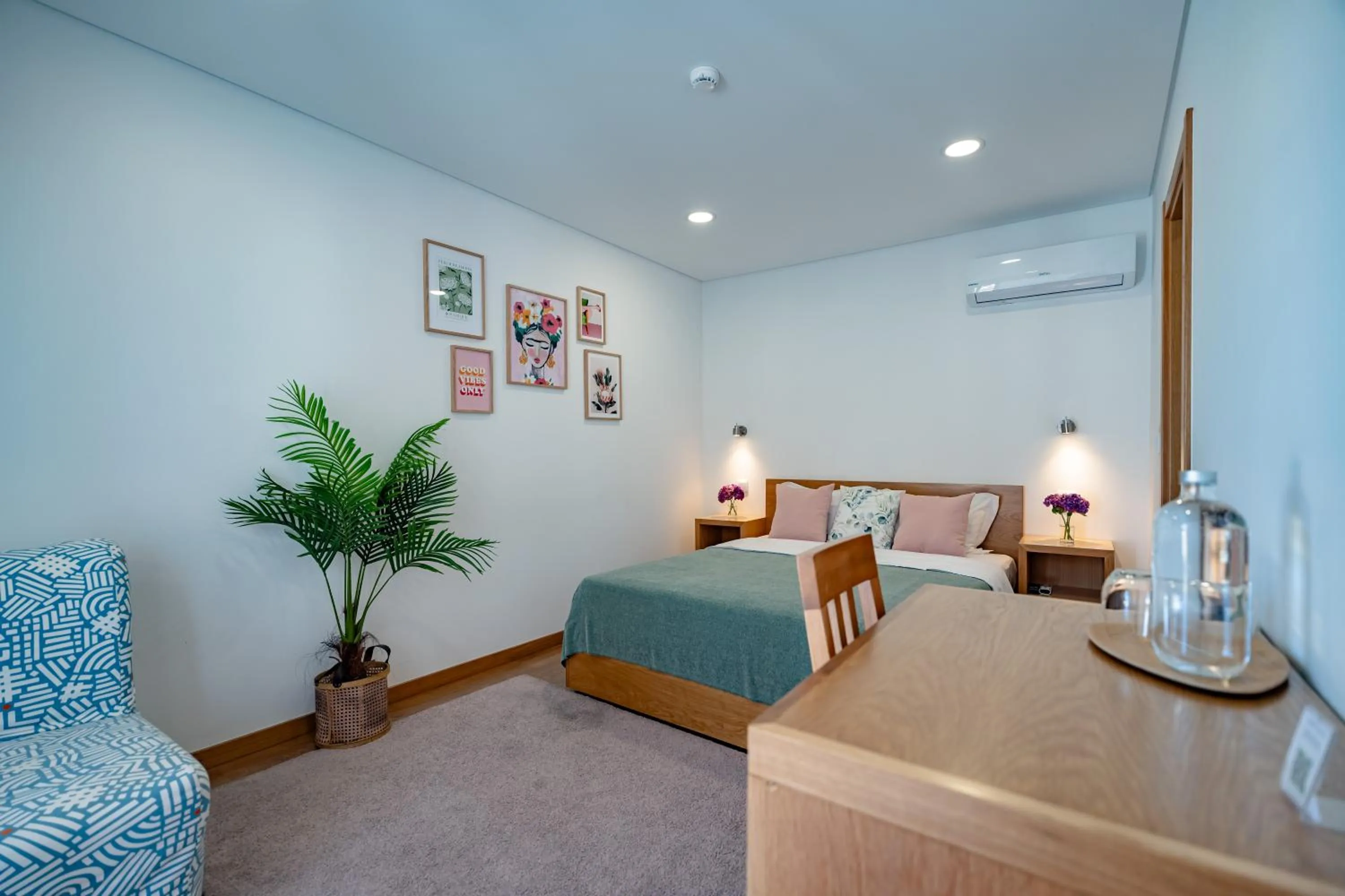 Photo of the whole room, Bed in Alojamento Jasmine