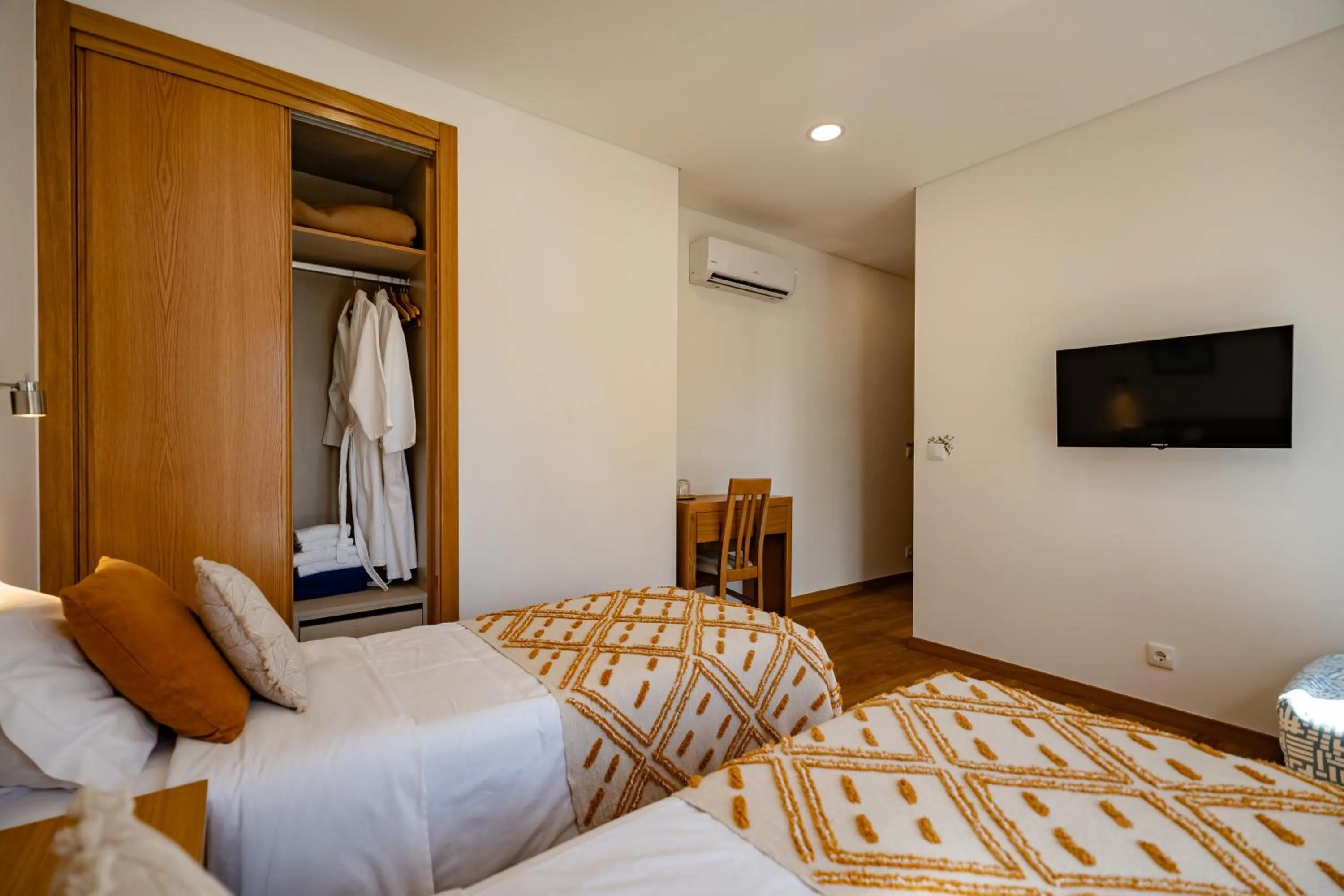 Bedroom, Bed in Alojamento Jasmine