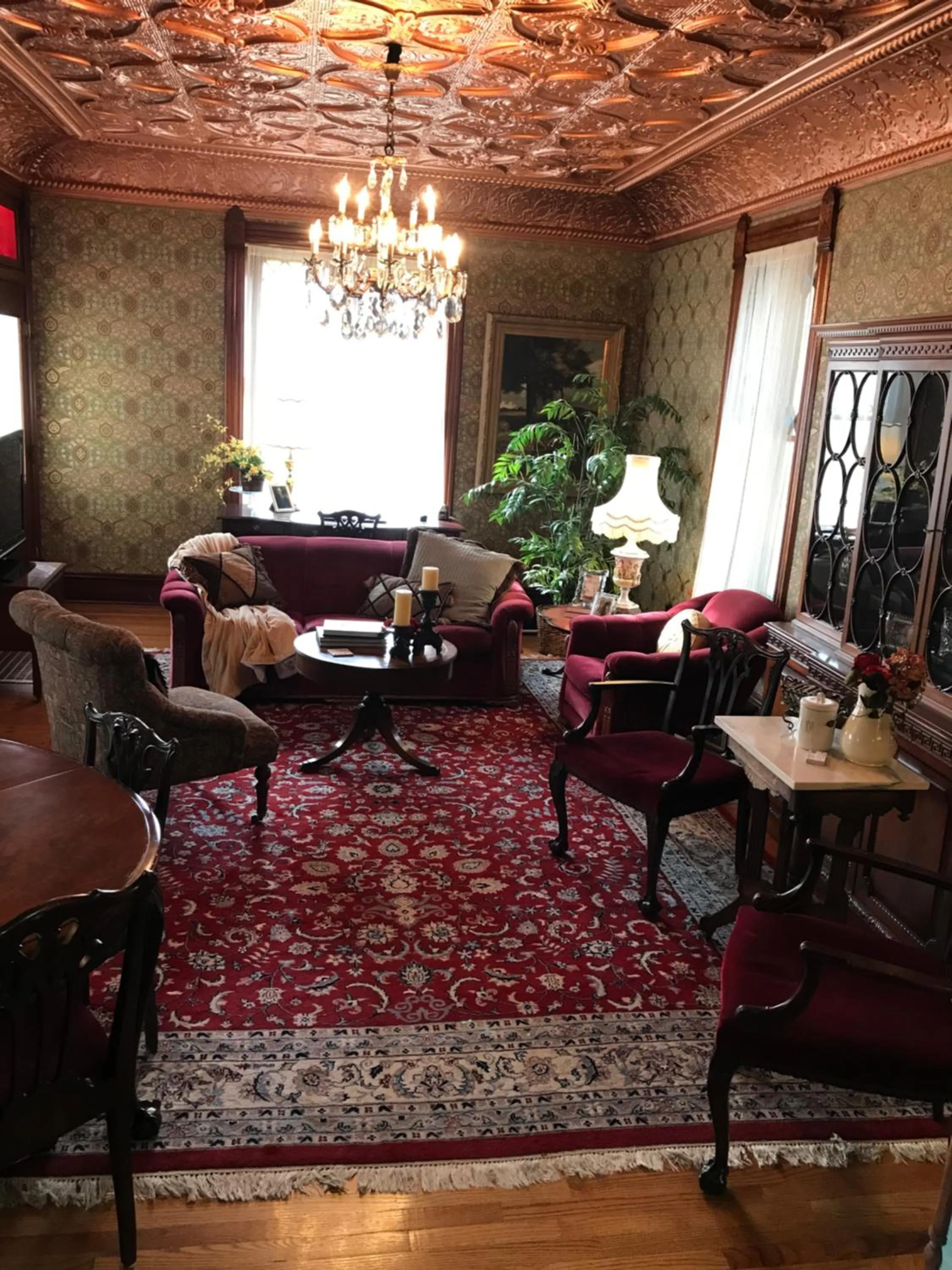 Library in The Nauvoo Grand Bed & Breakfast