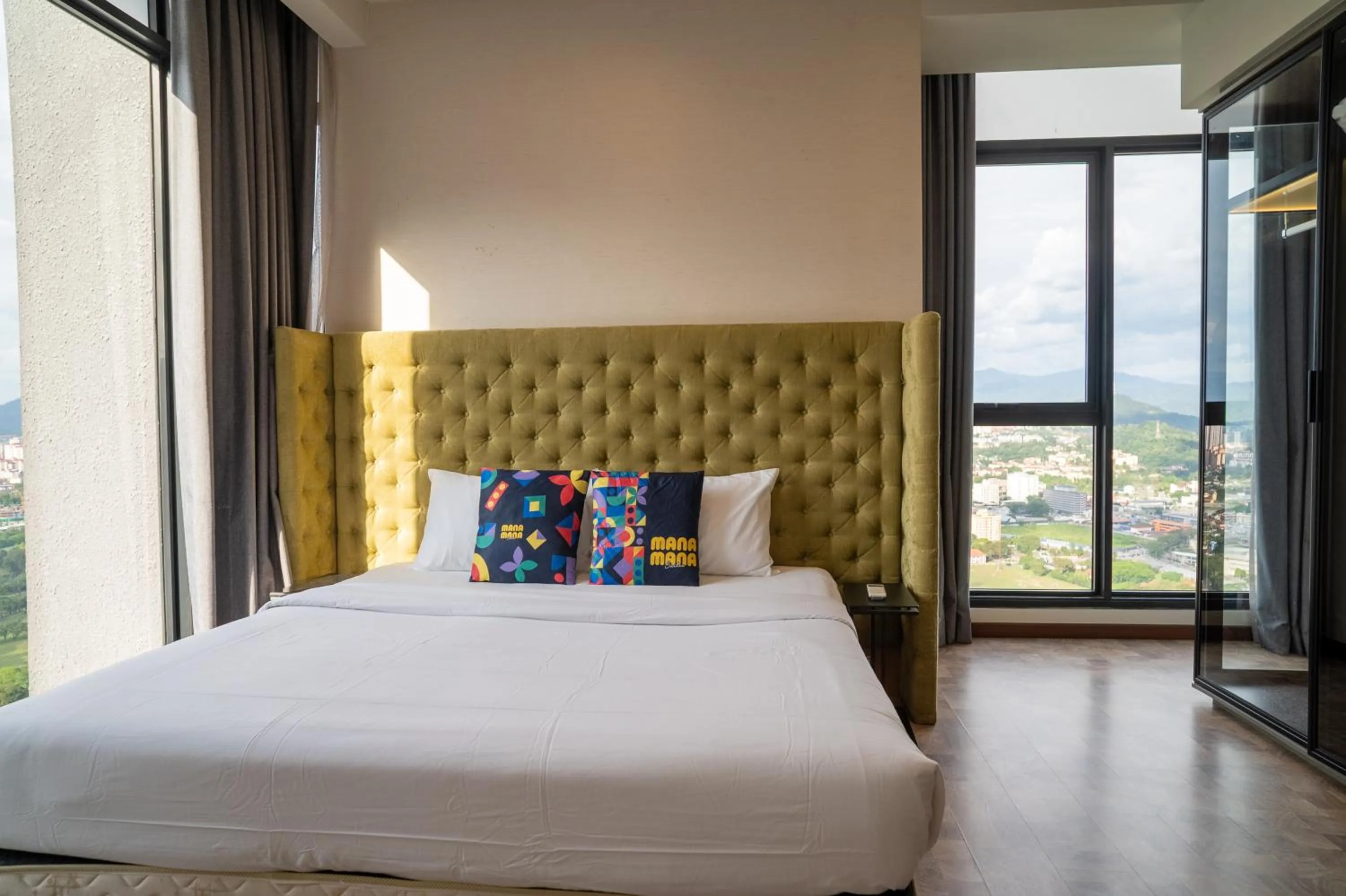 Bed in EXPRESSIONZ KLCC BY MANA-MANA