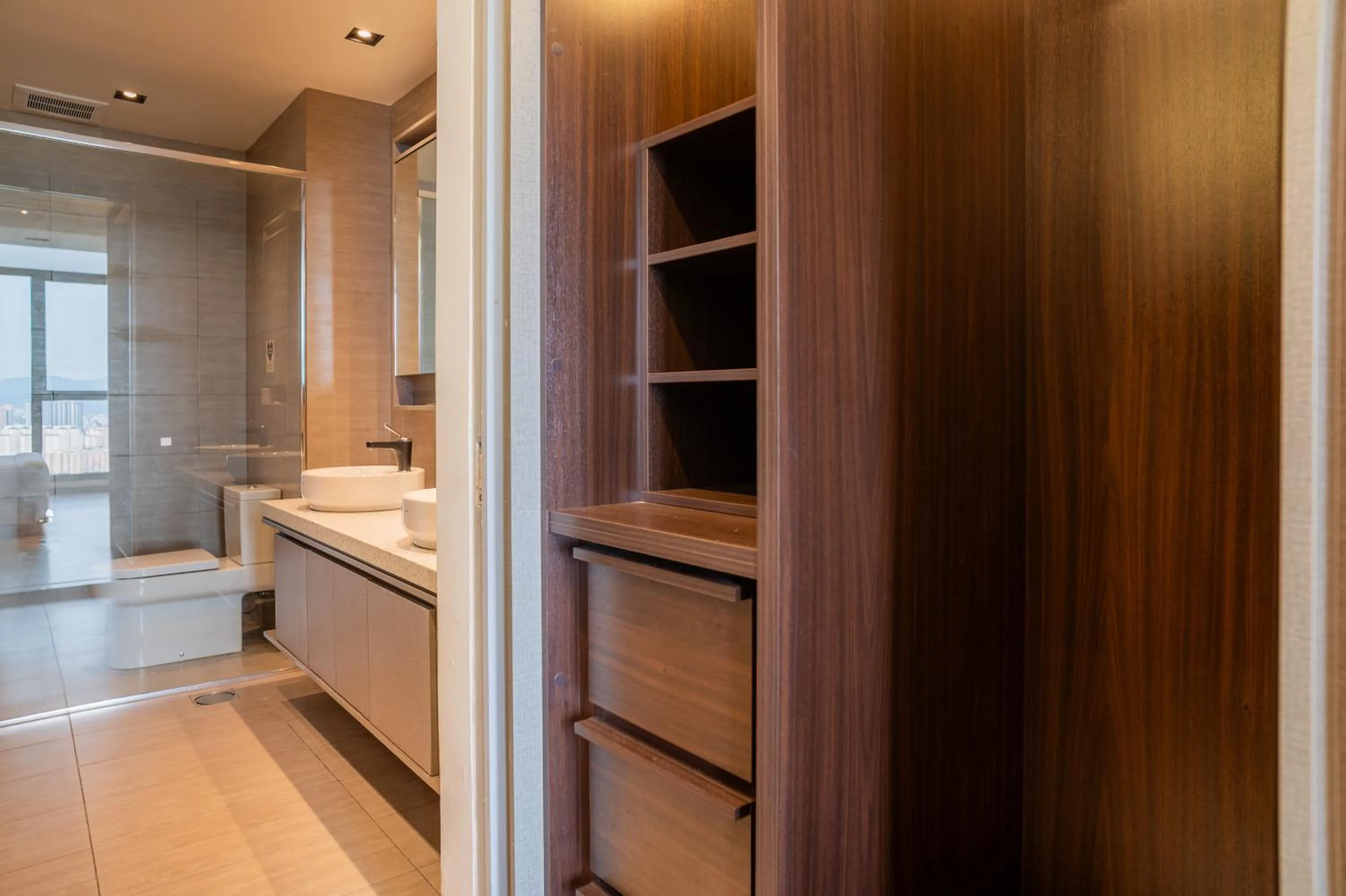 Bathroom in EXPRESSIONZ KLCC BY MANA-MANA