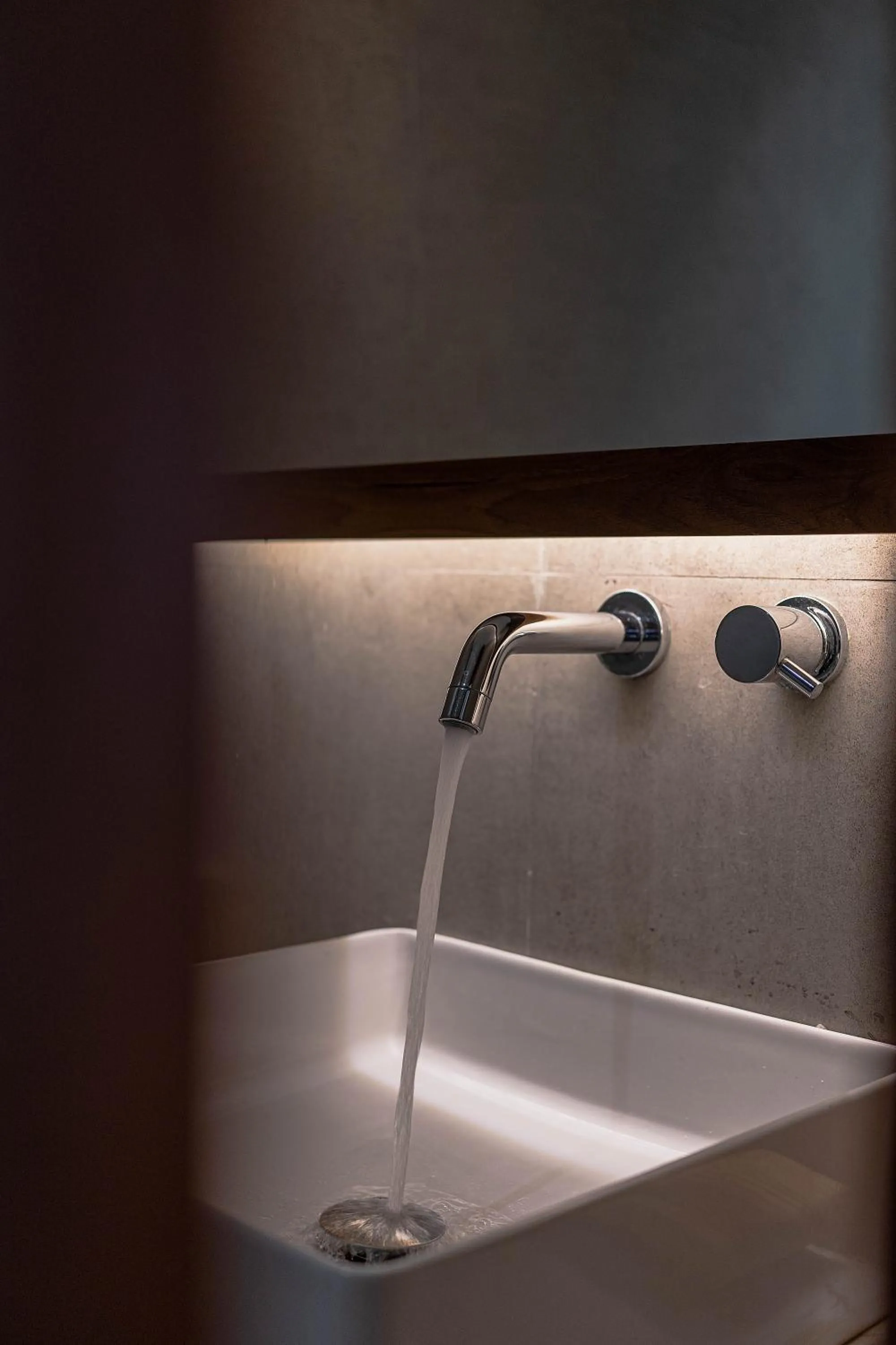 Bathroom in Forseti Athena