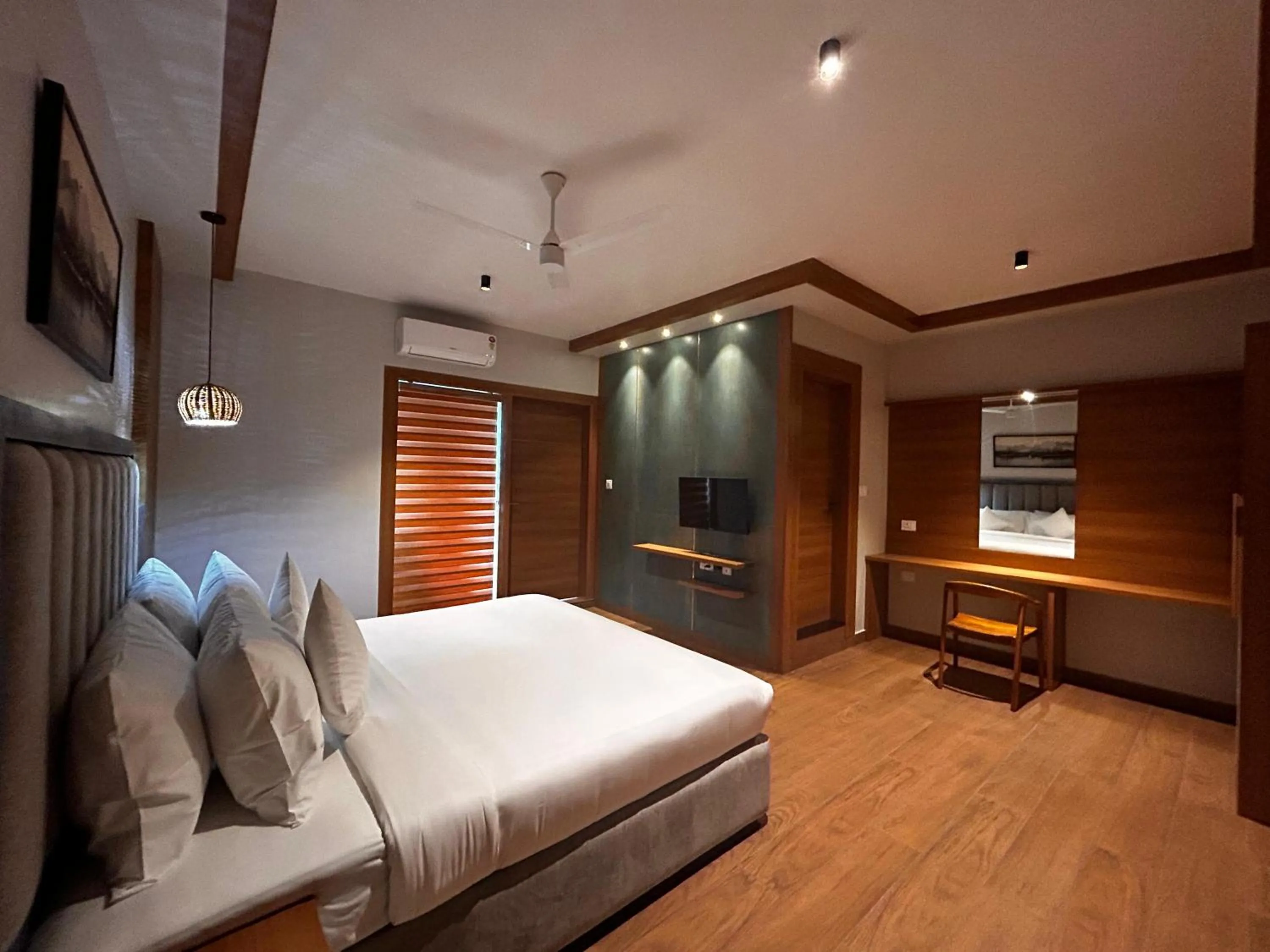 Bed in CMK HABITAT CENTRE