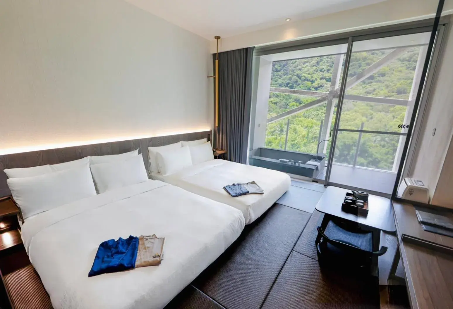 Family Room with Mountain View in Orient Luxury Hotel-Jiaoxi Family Room with Mountain View in Orient Luxury Hotel-Jiaoxi