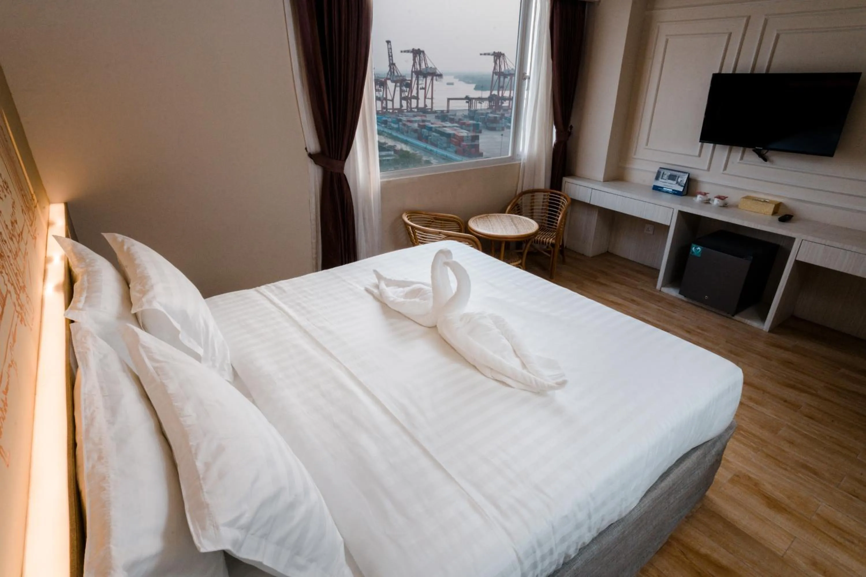 Bed in The Rangoon Hotel