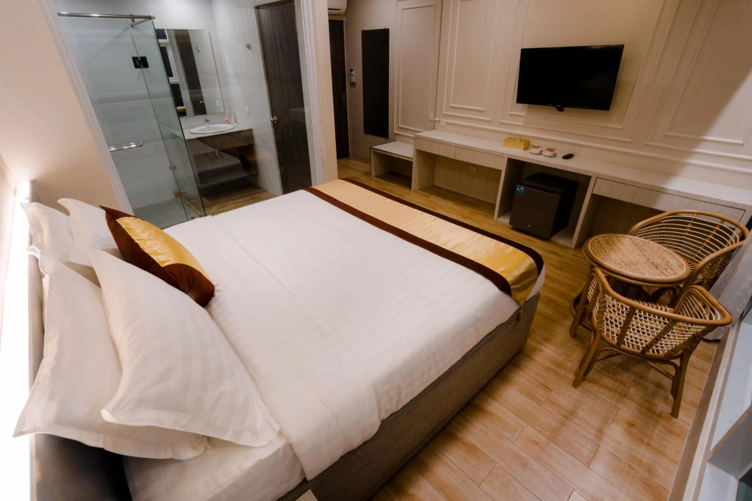 Bed in The Rangoon Hotel