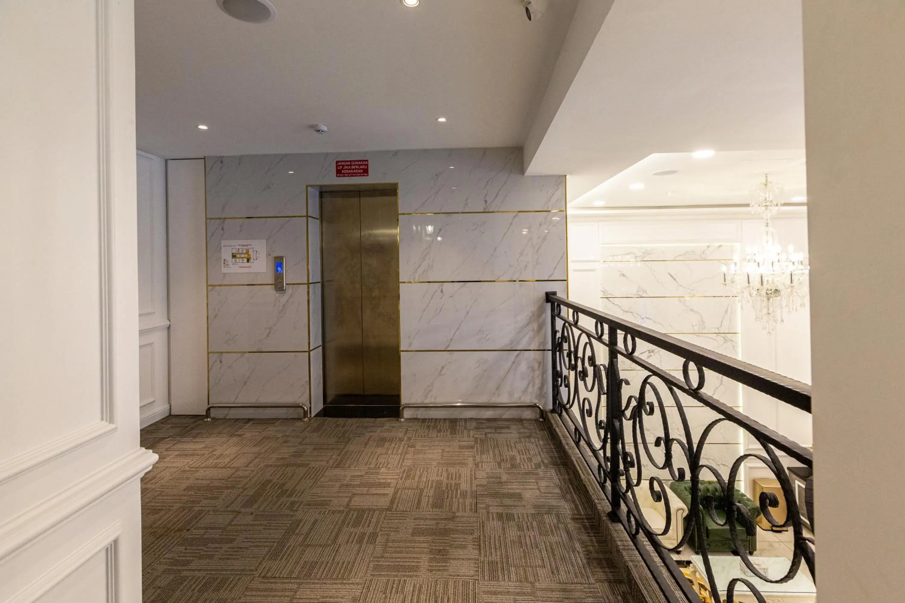 elevator in Frazel Heritage Hotel