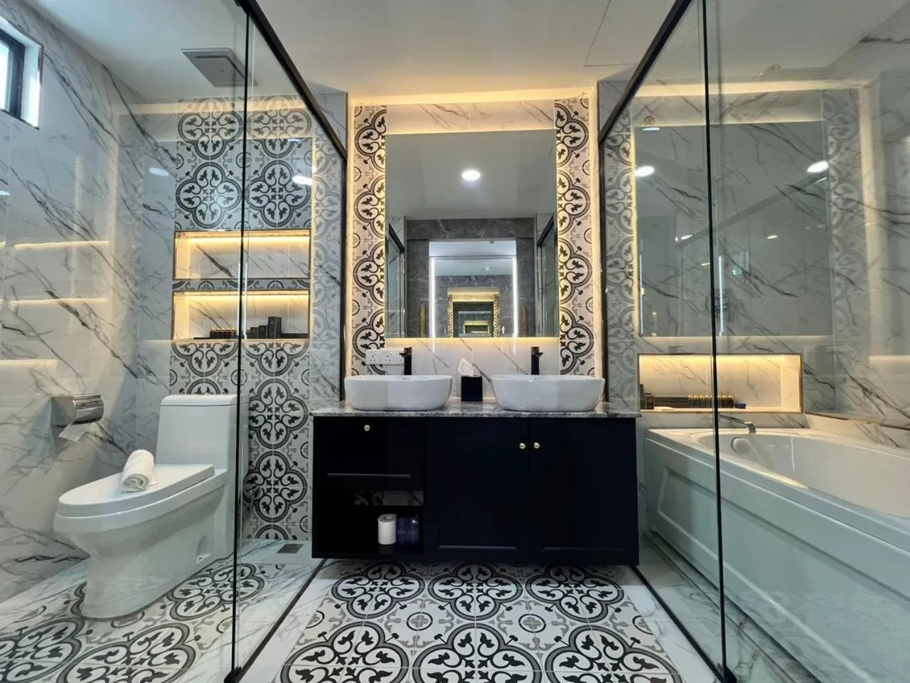 Toilet in Frazel Heritage Hotel