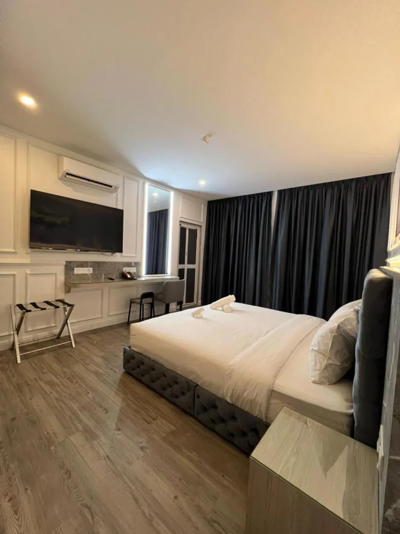 Bed in Frazel Heritage Hotel