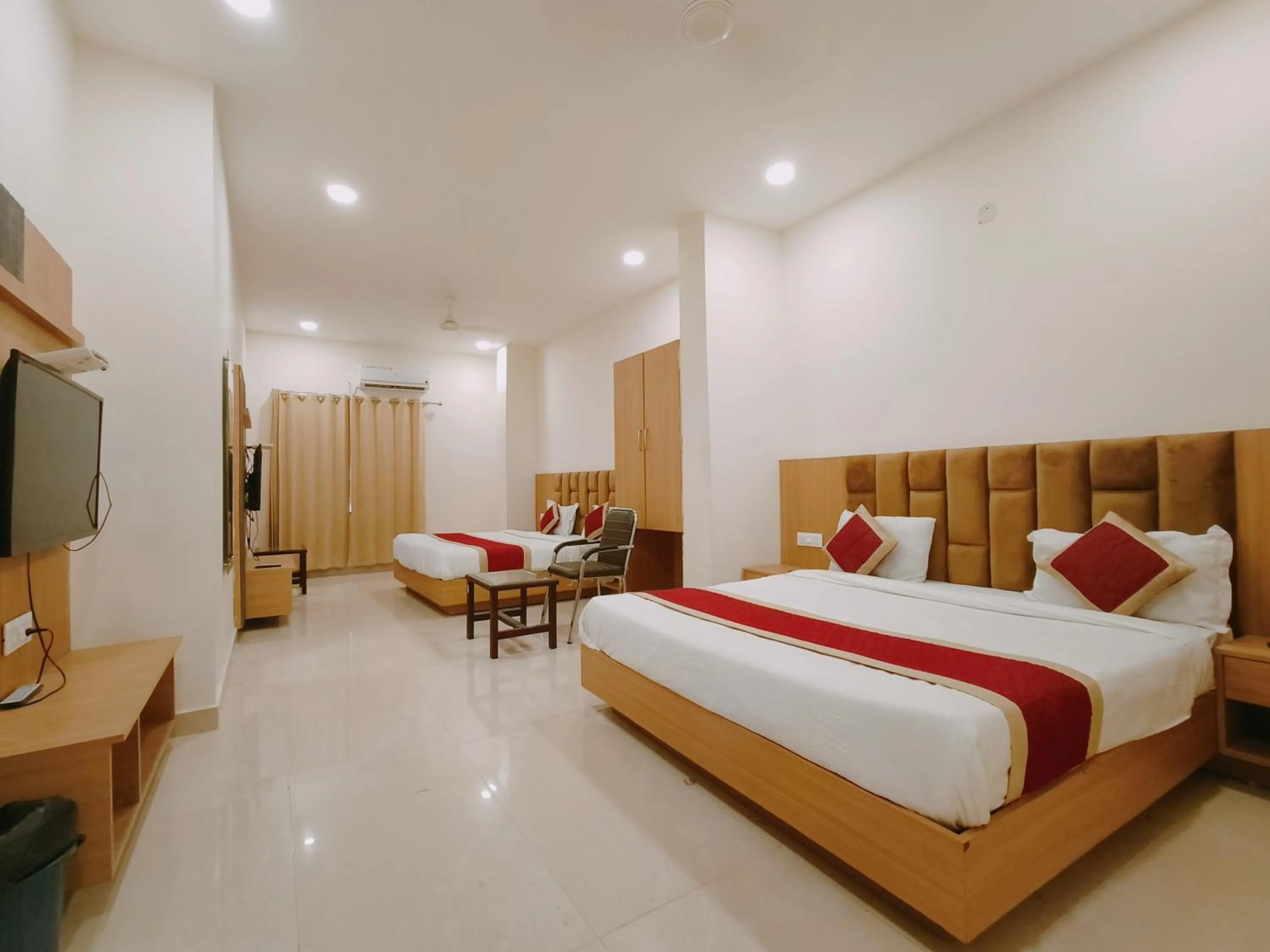 Bed in Hotel Bansal Paradise near golden temple