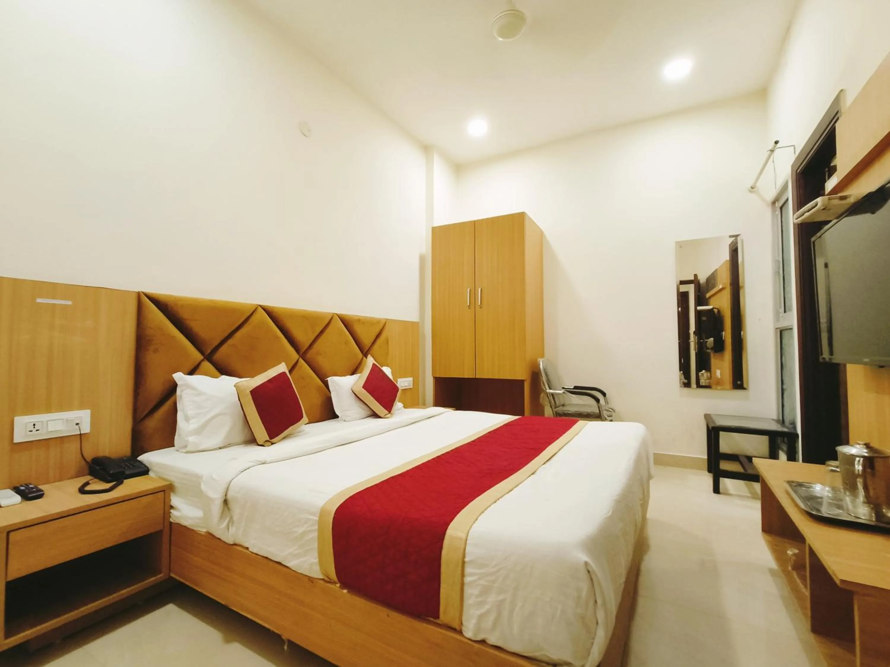 Bed in Hotel Bansal Paradise near golden temple