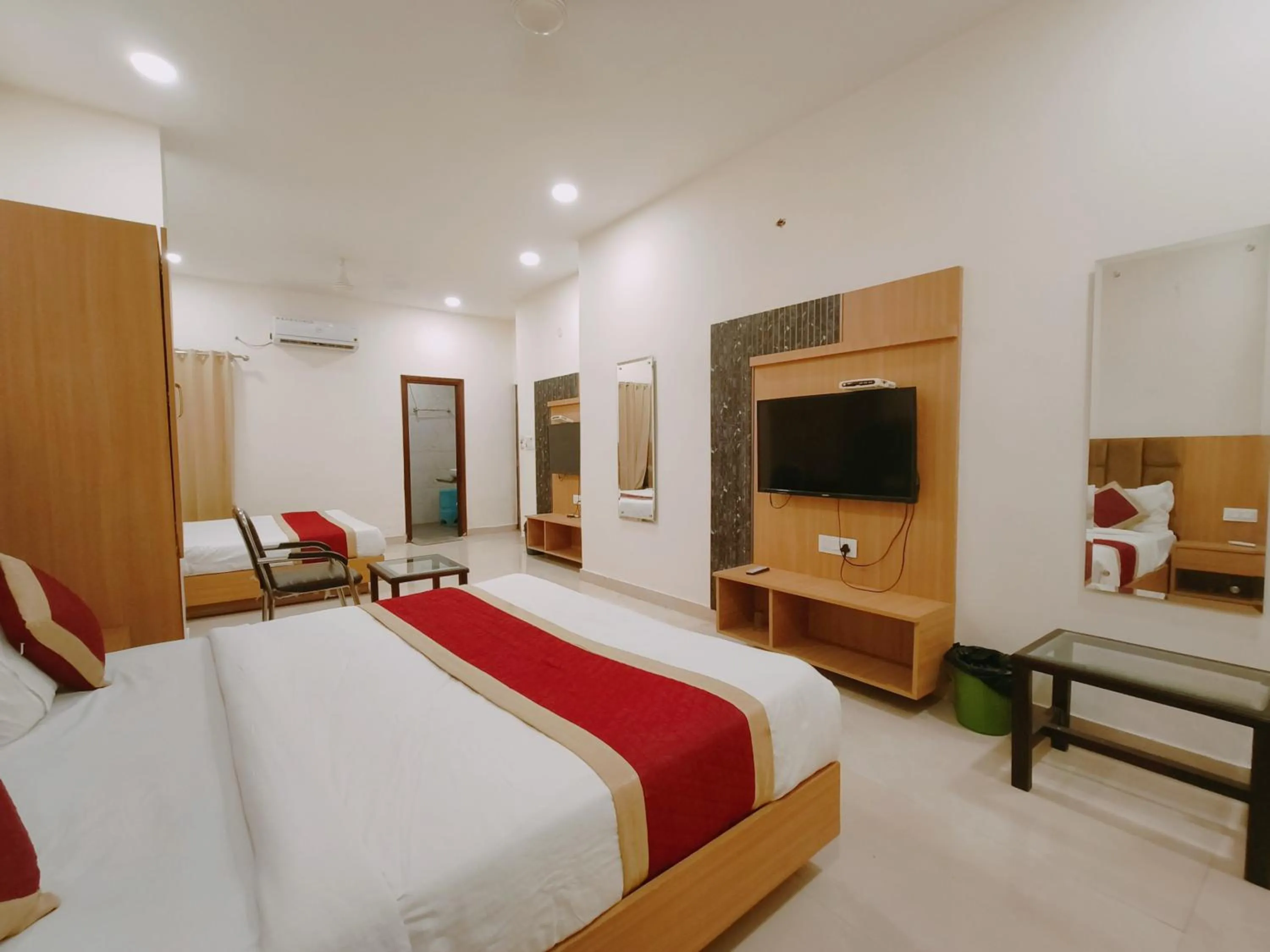 Bed in Hotel Bansal Paradise near golden temple