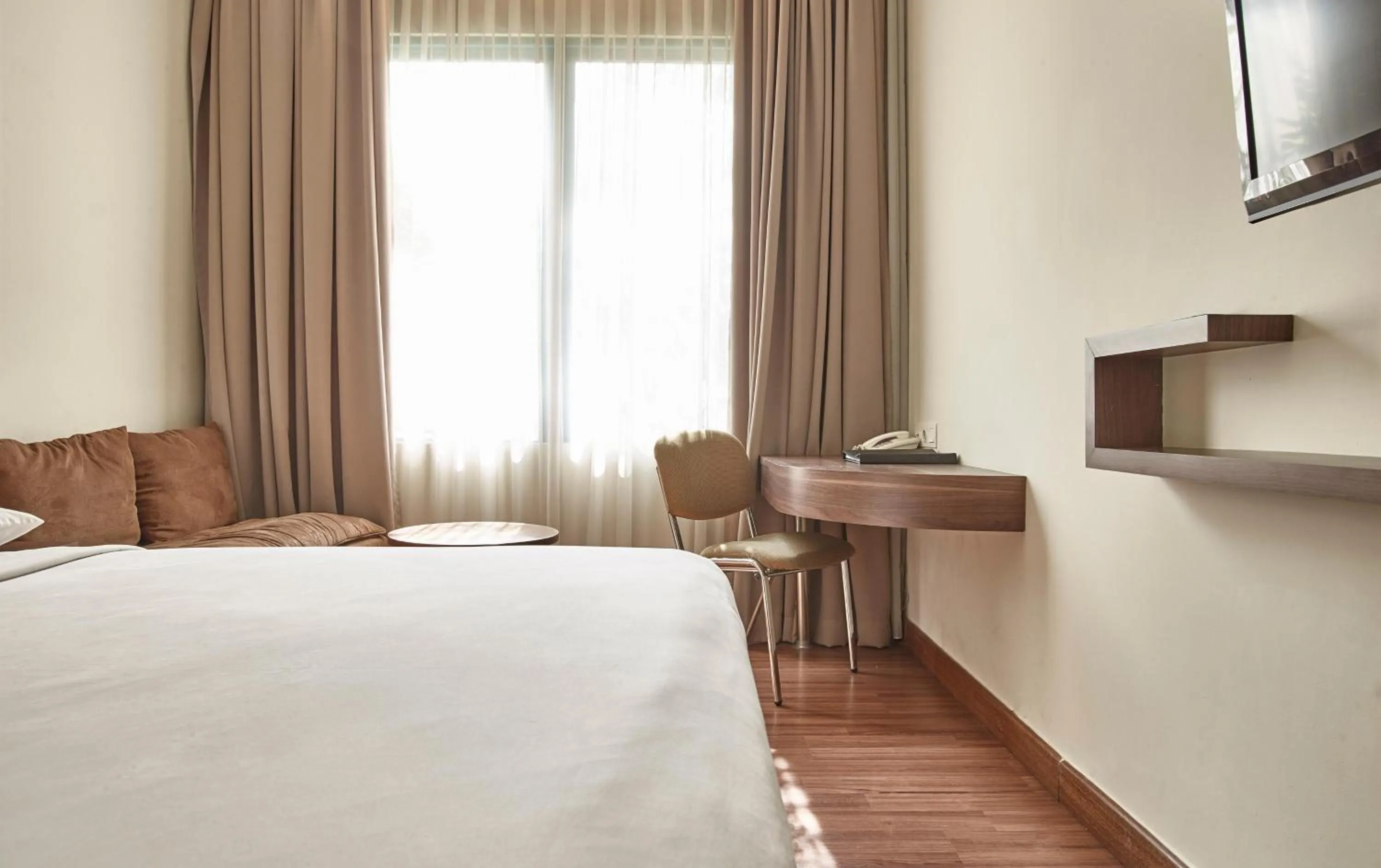 Bedroom, Bed in Grand Cikarang Hotel