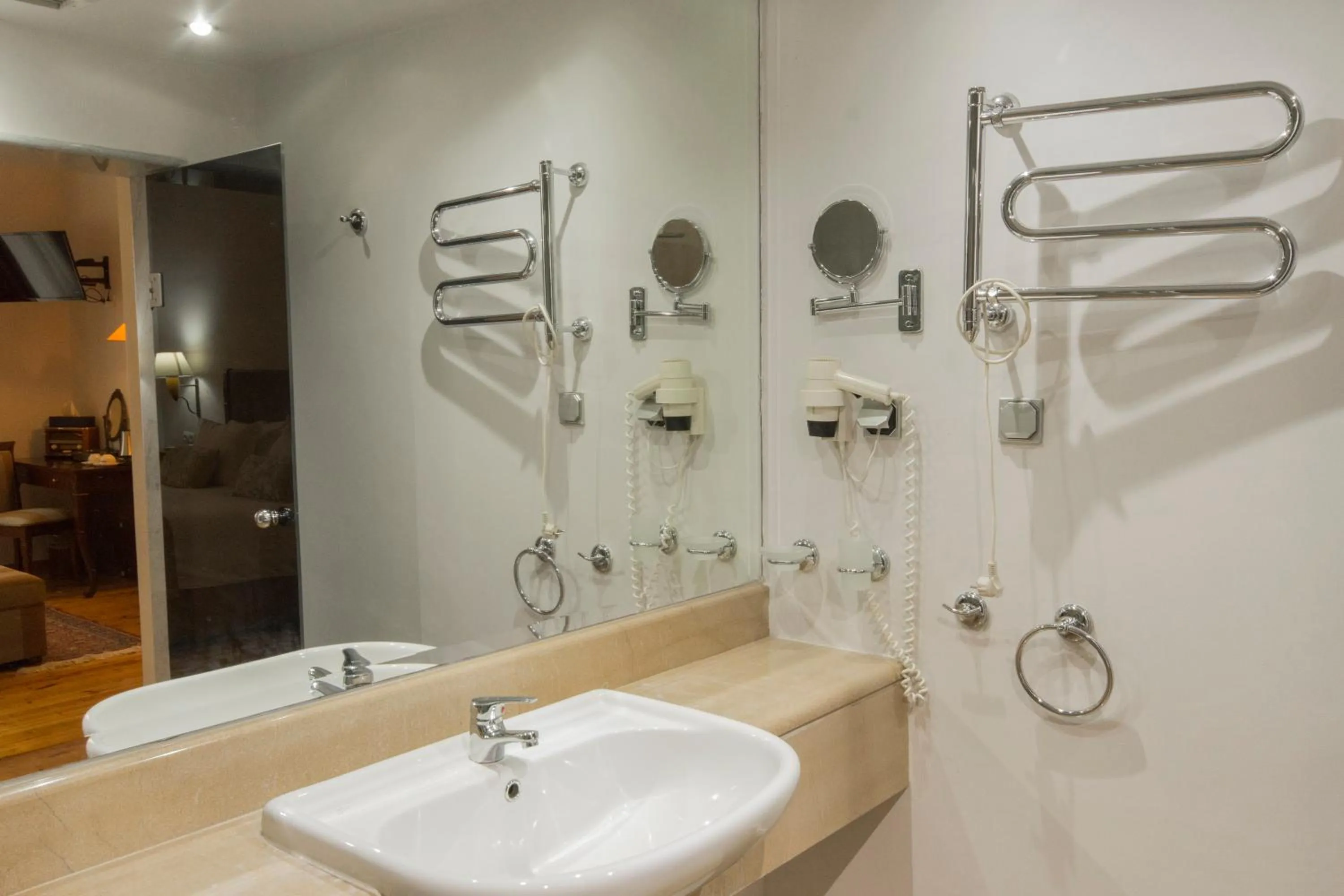 Bathroom in Capsis Bristol Boutique Hotel