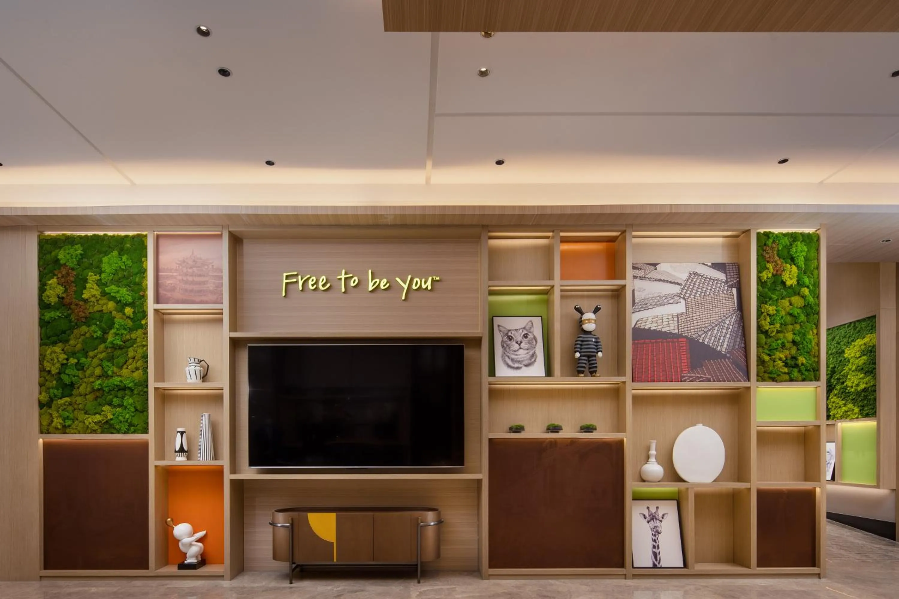 Lobby or reception in Home2 Suites By Hilton Wuhan Hankou Railway Station