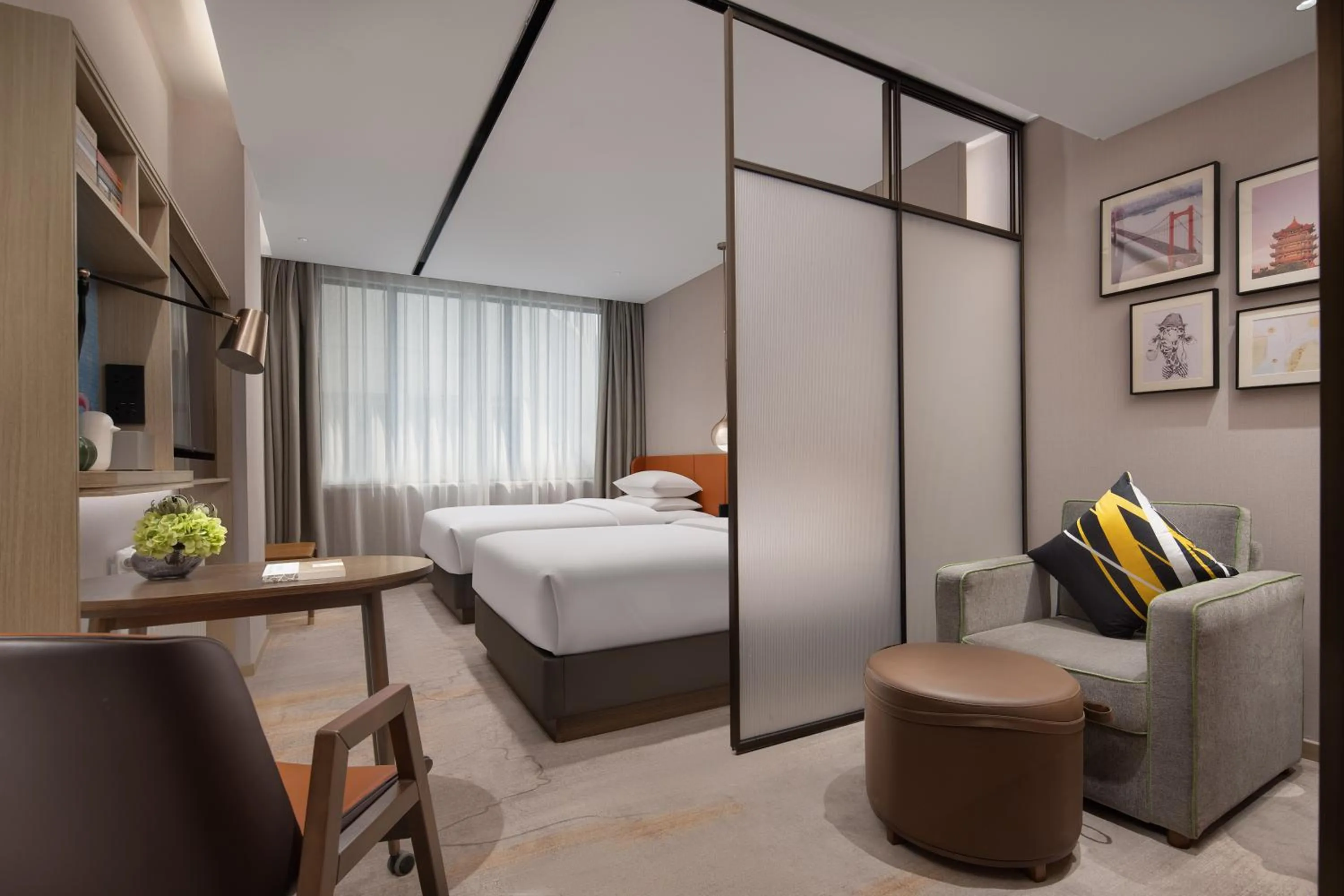 Photo of the whole room, Bed in Home2 Suites By Hilton Wuhan Hankou Railway Station