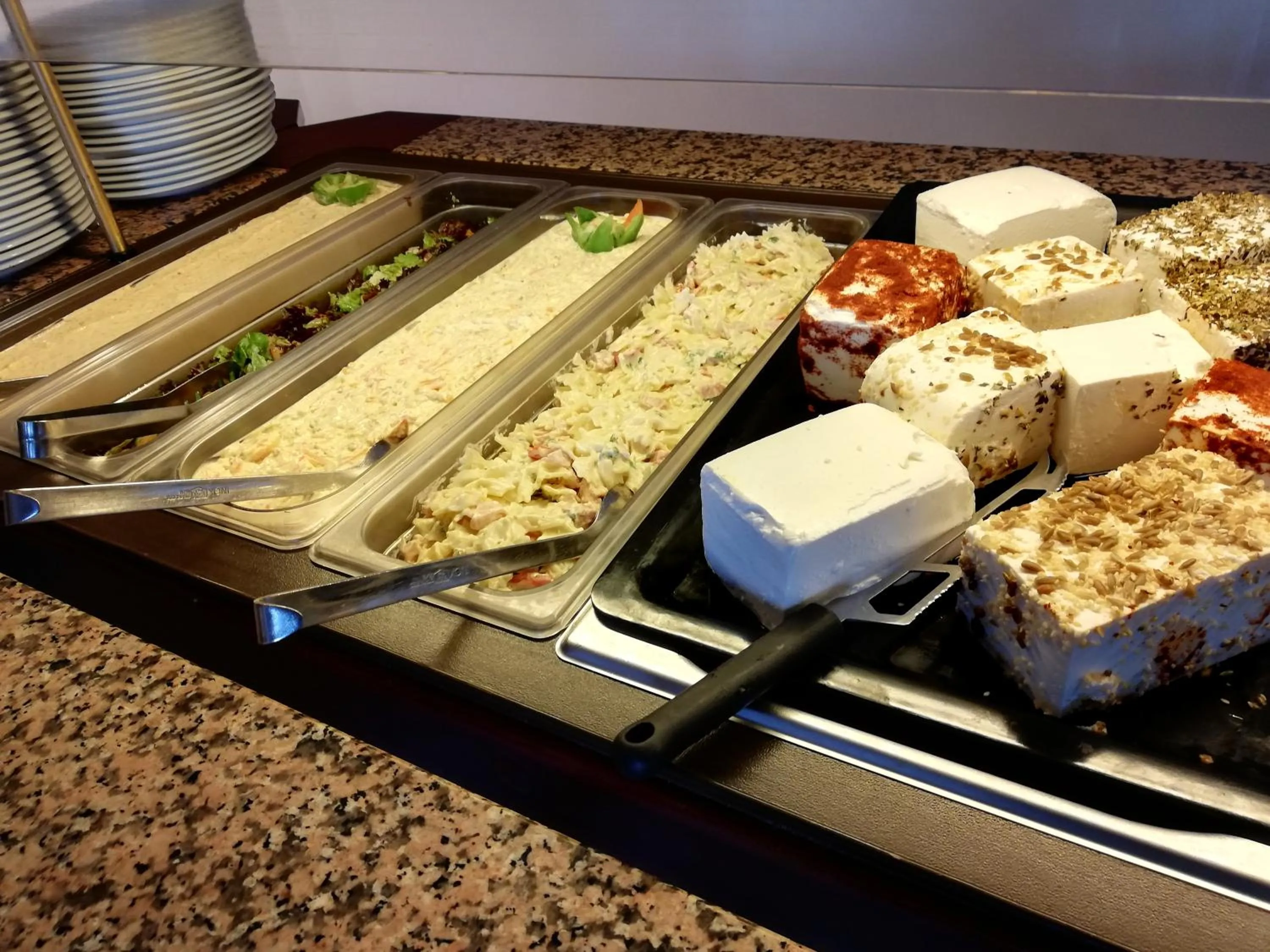 Restaurant/places to eat in Pela Maria Hotel