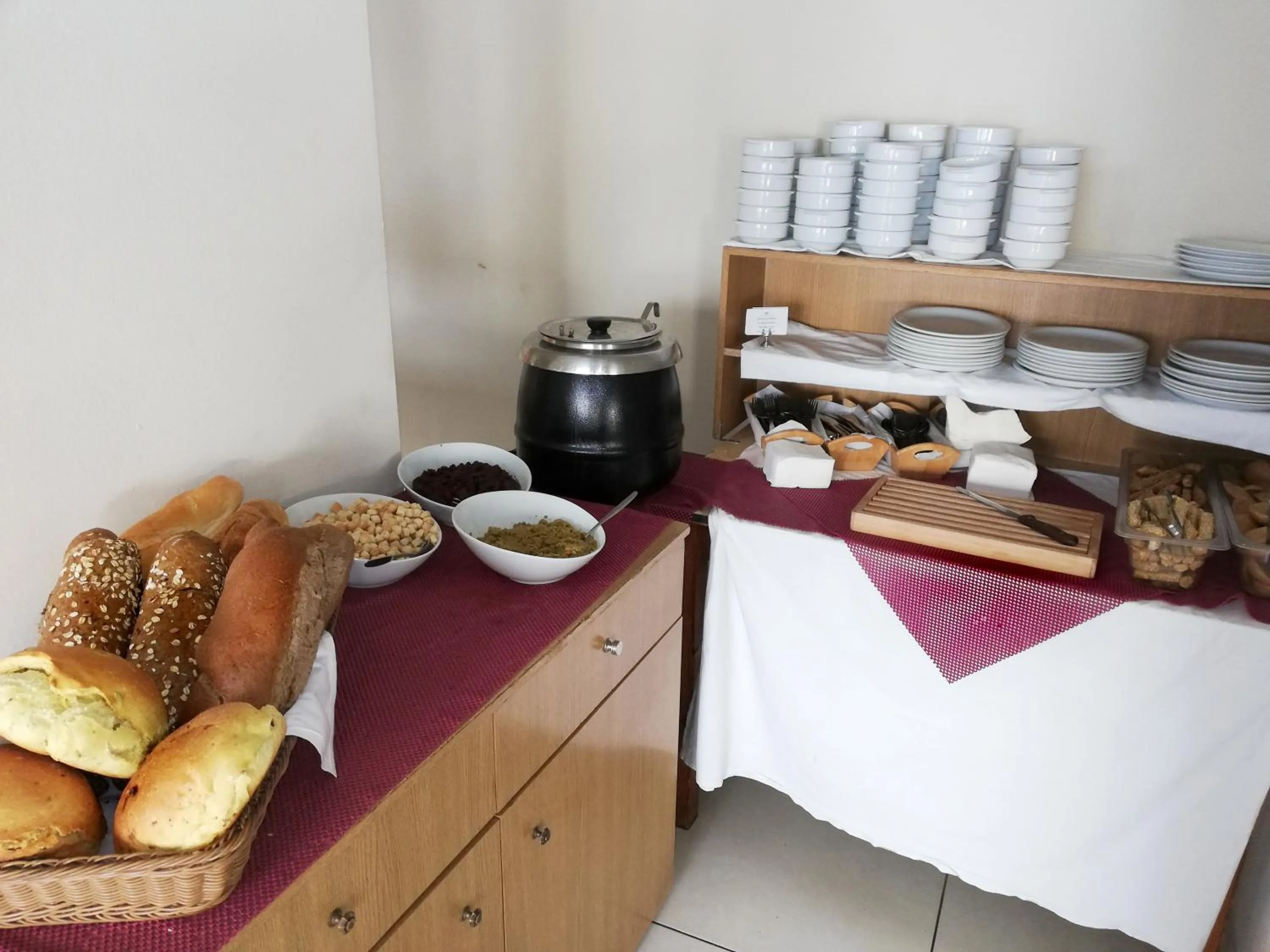 Restaurant/places to eat in Pela Maria Hotel