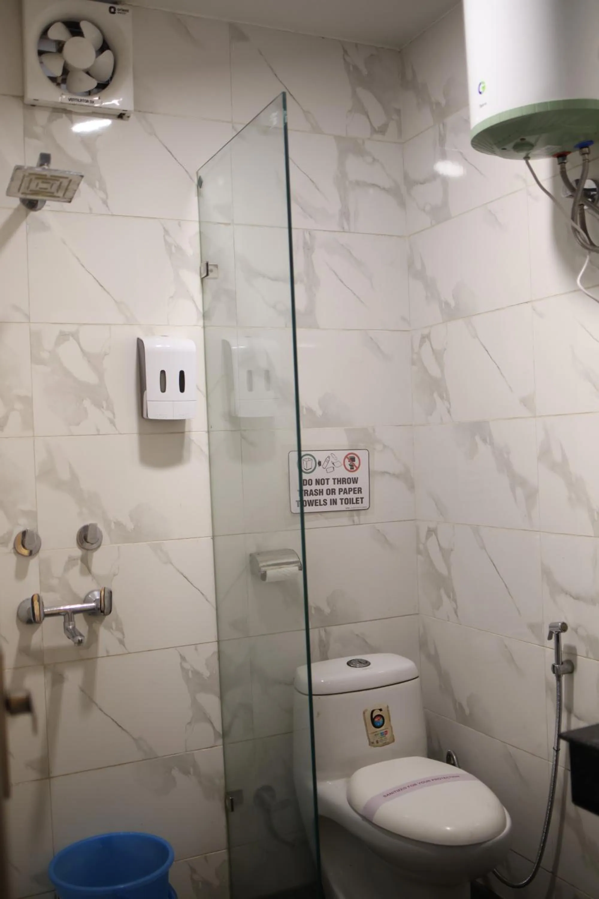 Bathroom in Gallivanto Inn - Rohini