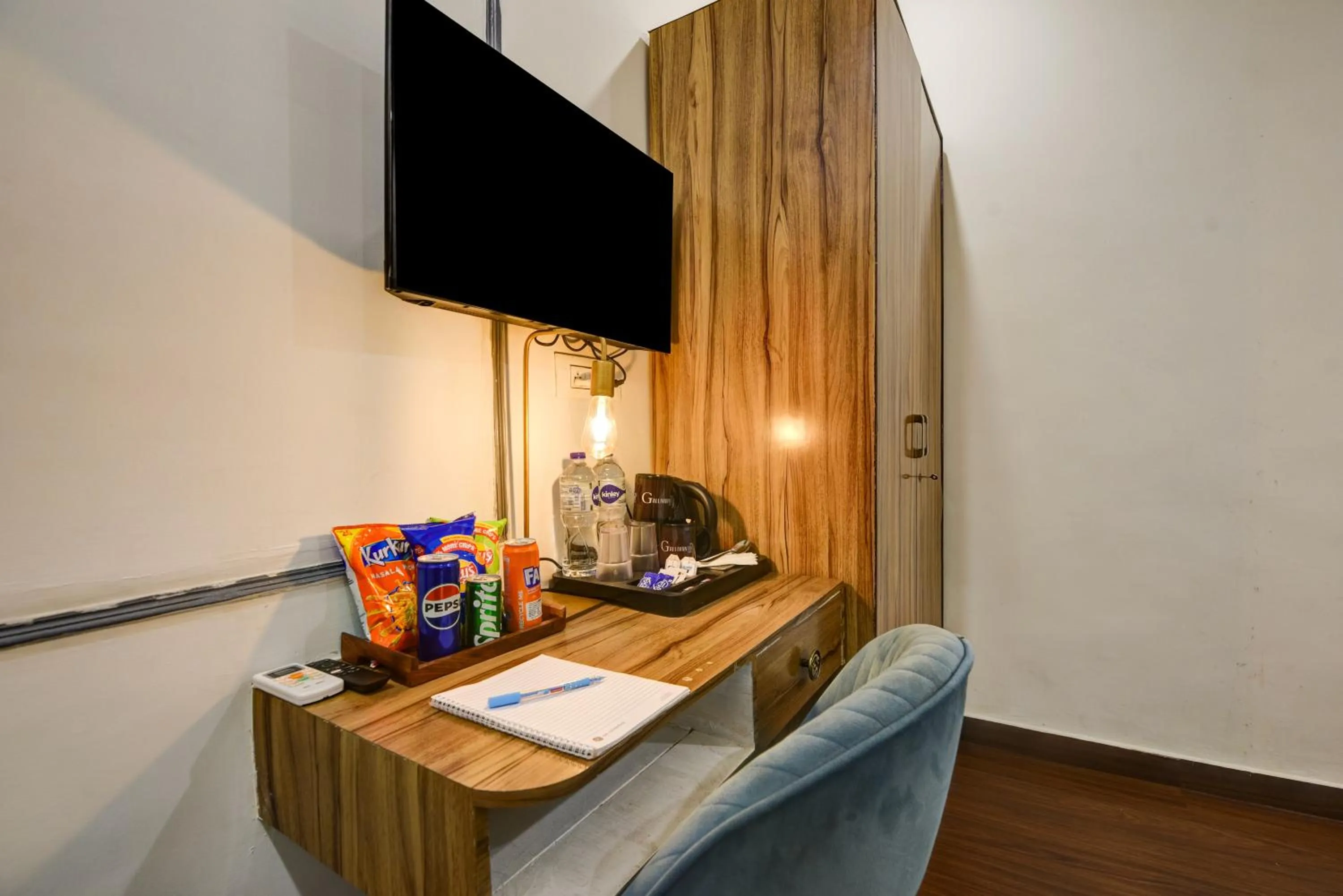 TV and multimedia in Gallivanto Inn - Rohini