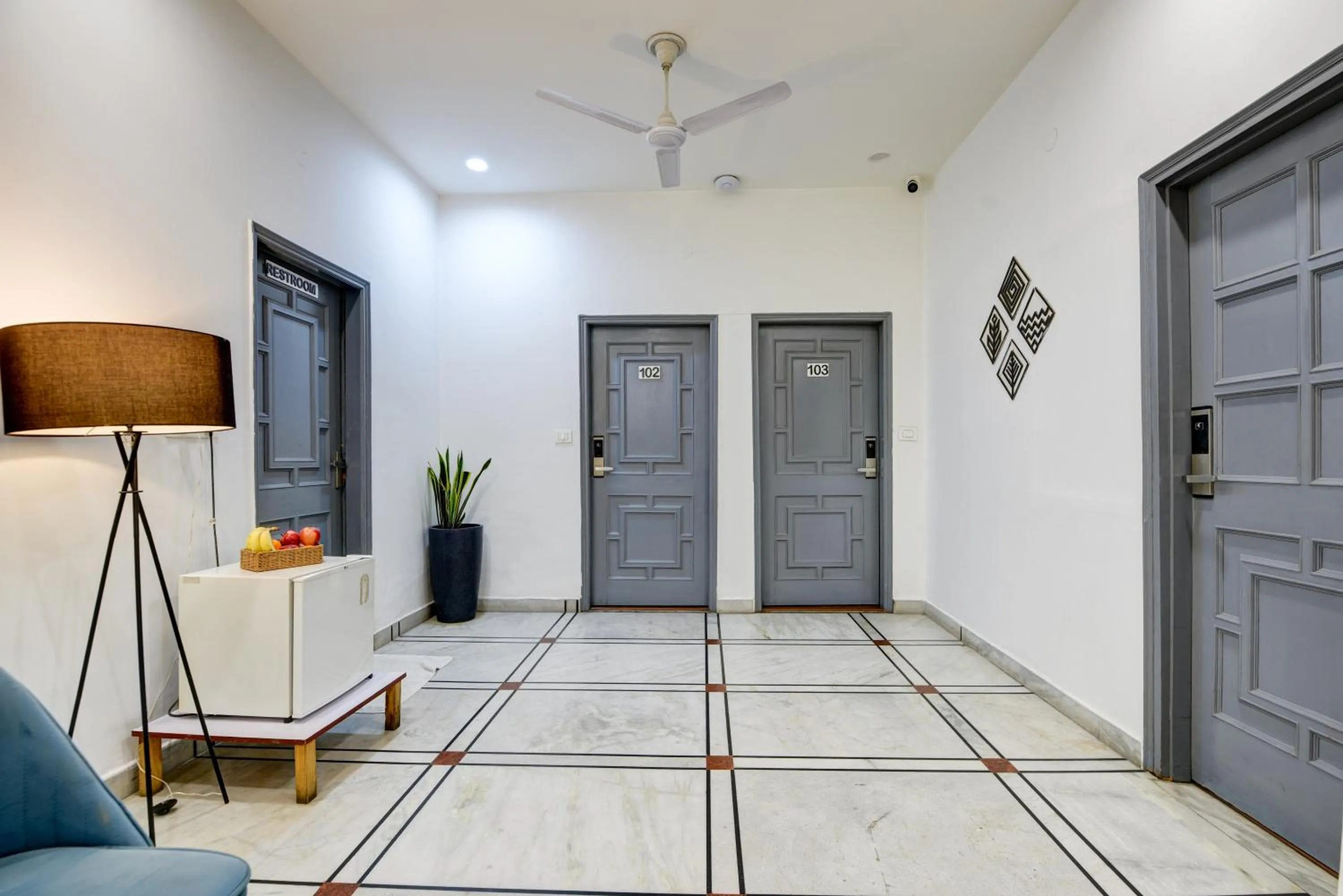 Lobby or reception in Gallivanto Inn - Rohini