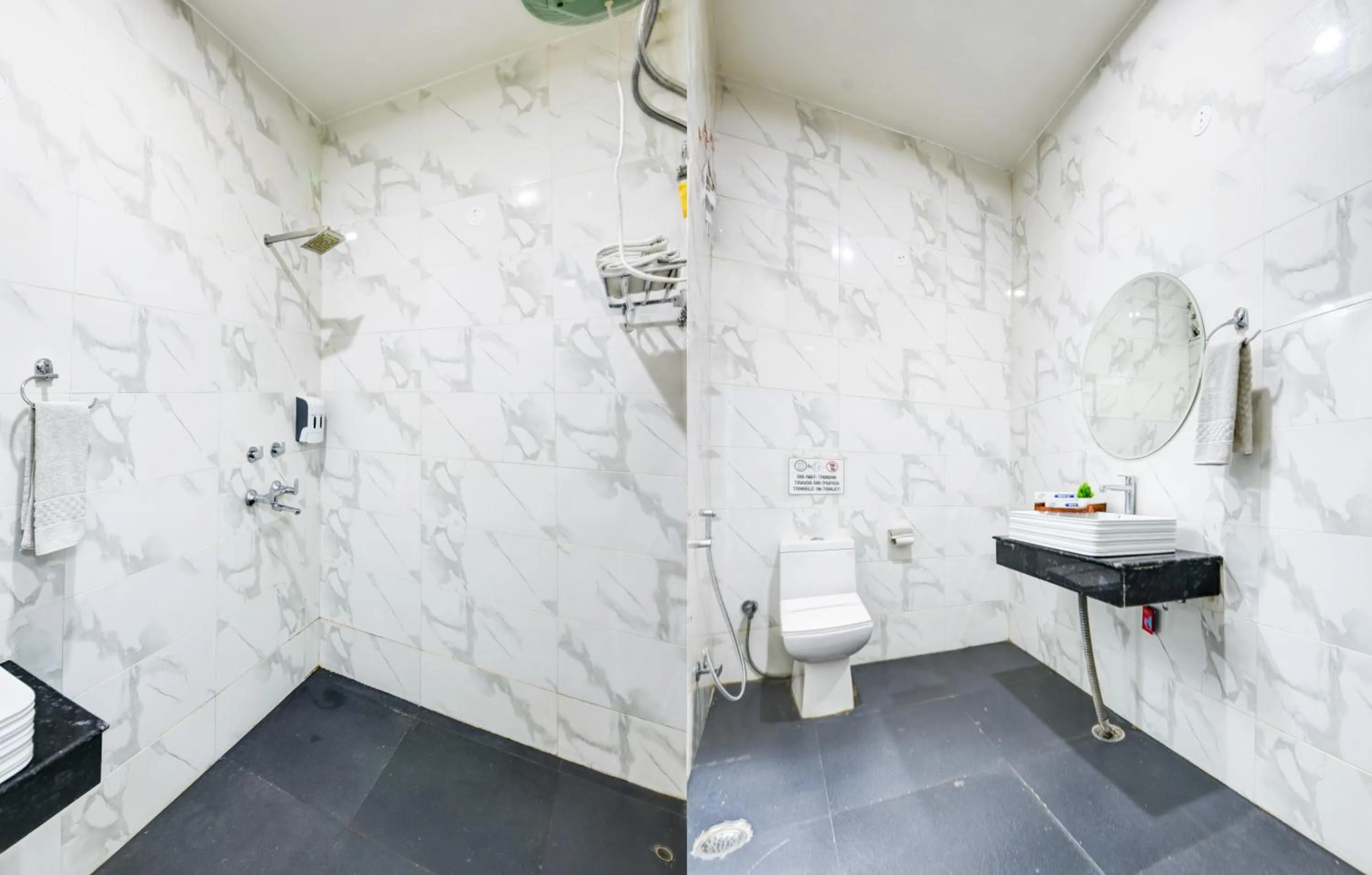 Shower in Gallivanto Inn - Rohini