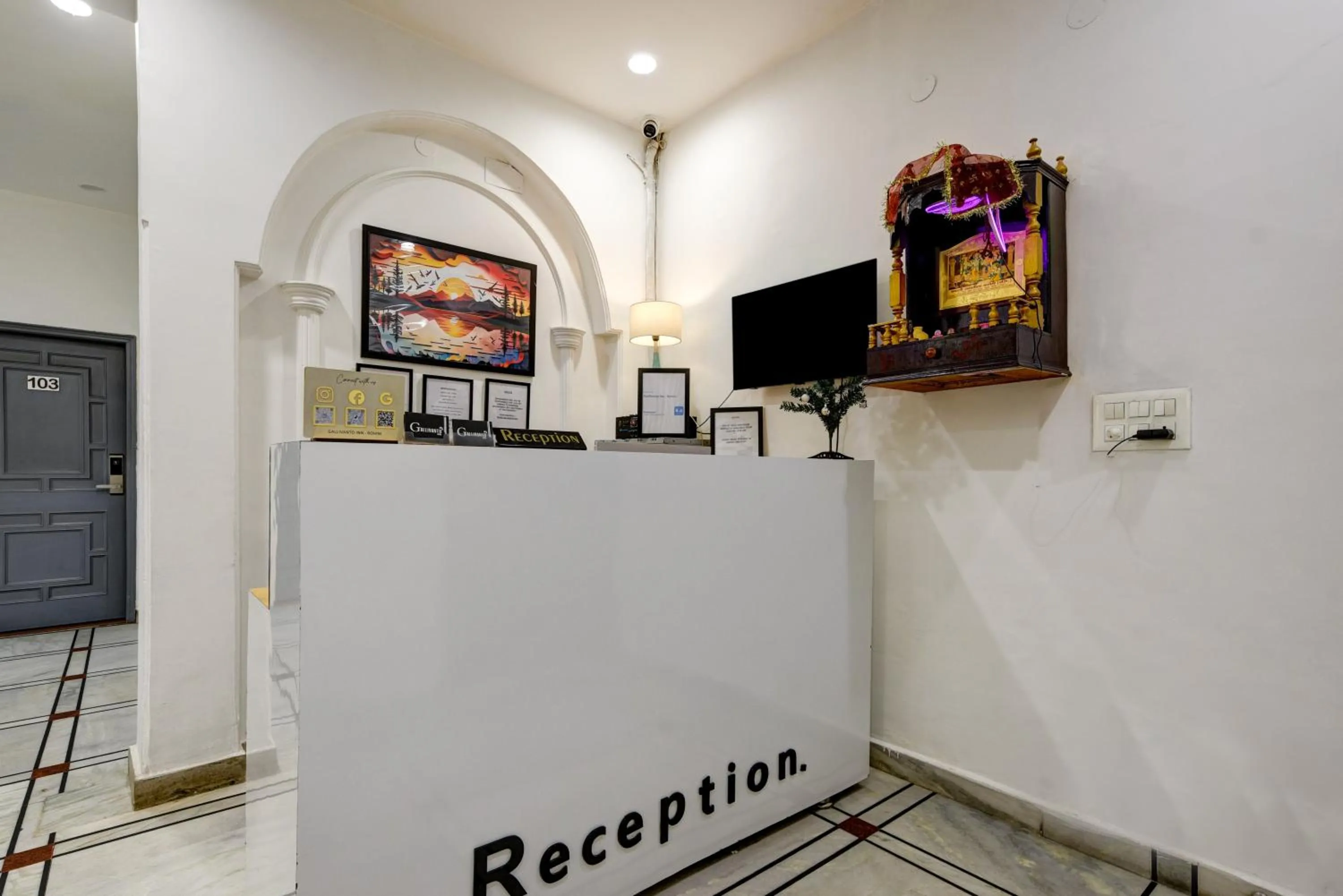 Text overlay in Gallivanto Inn - Rohini