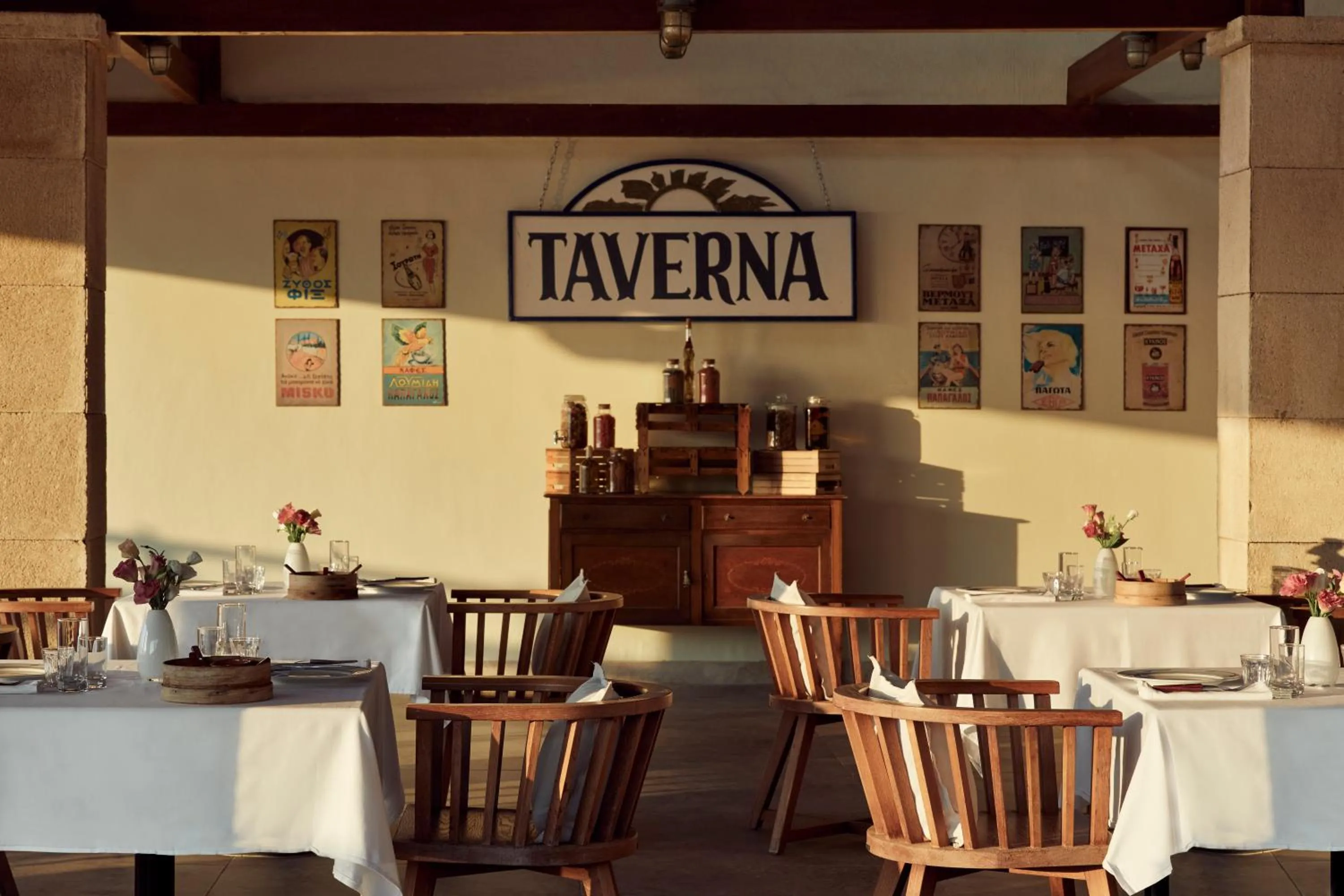 Restaurant/places to eat in Rhodes Bay Hotel & Spa